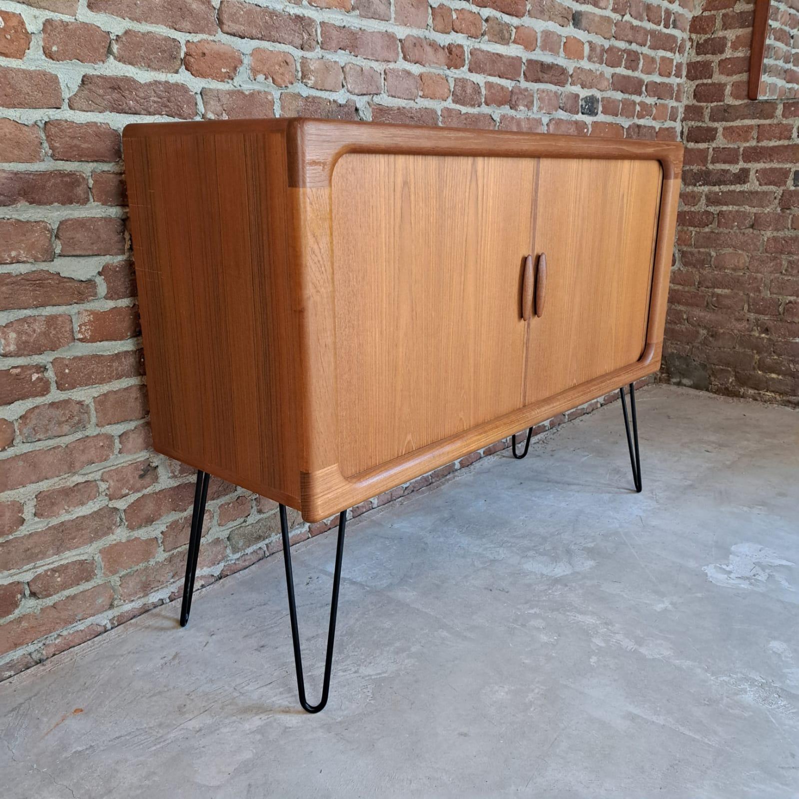 Sideboard in Teak with Sliding Doors, Denmark, 1960 In Good Condition In Torino, IT