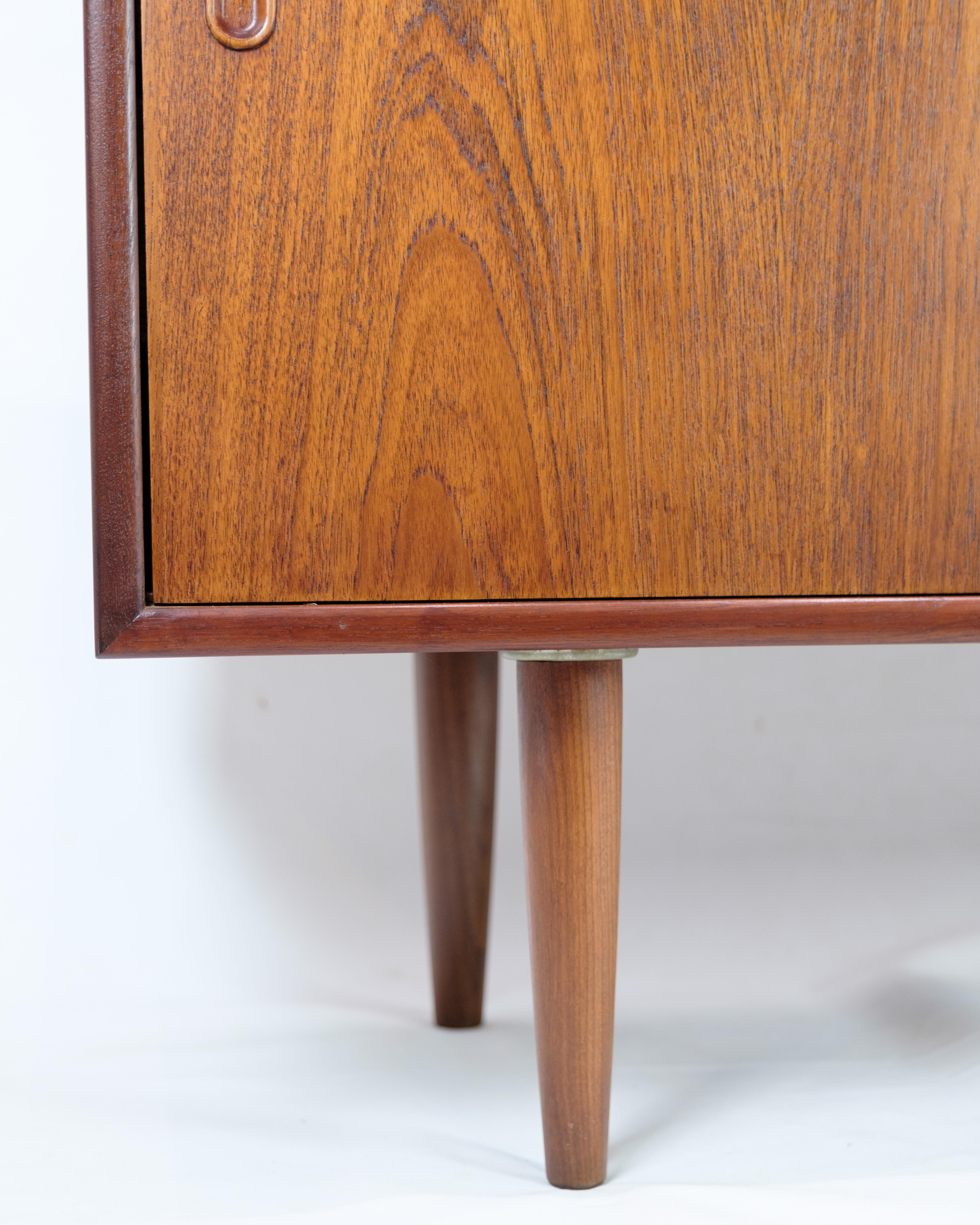 Sideboard in Teak Wood Of Danish Design from the 1960's  For Sale 5