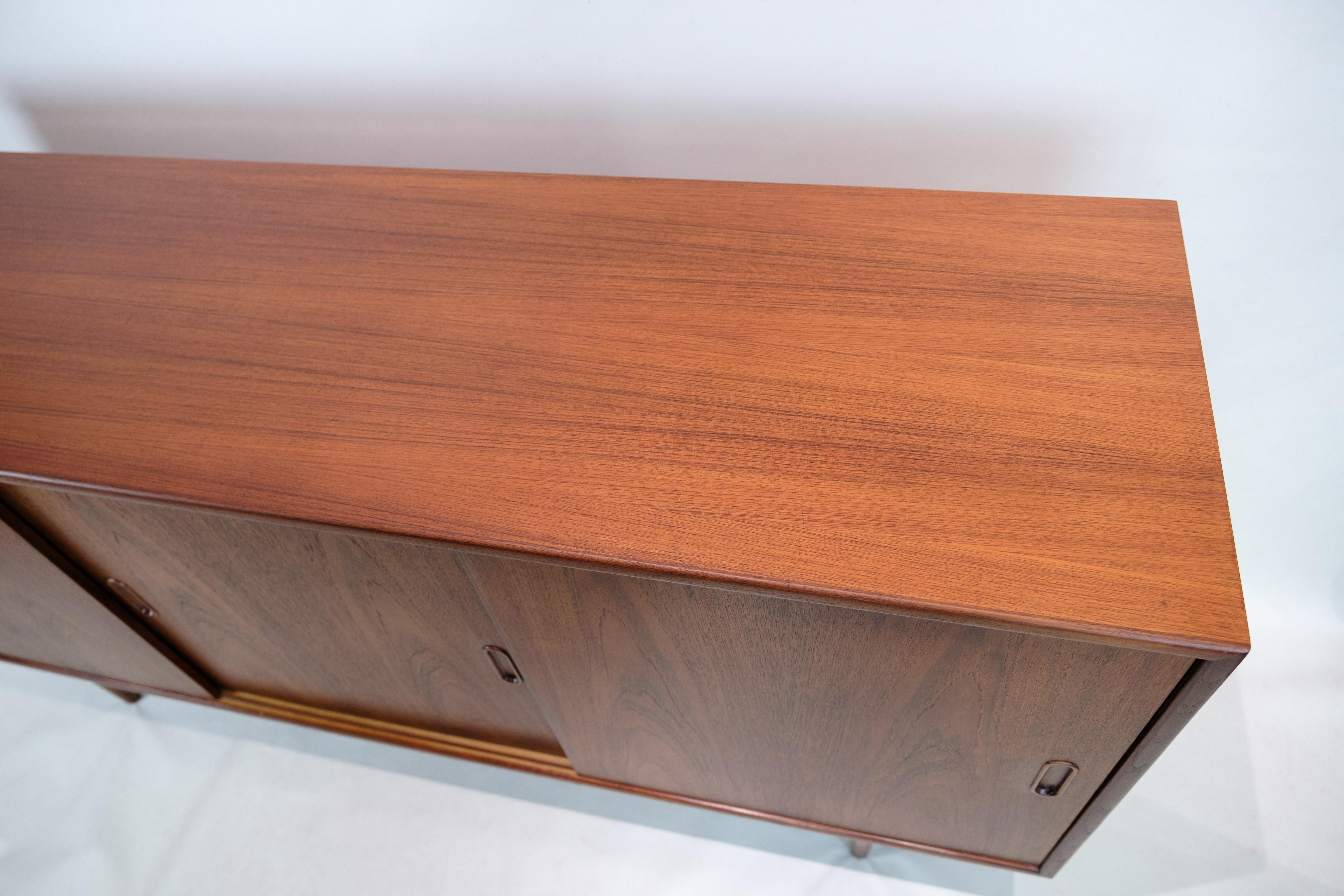 Sideboard in Teak Wood Of Danish Design from the 1960's  For Sale 8