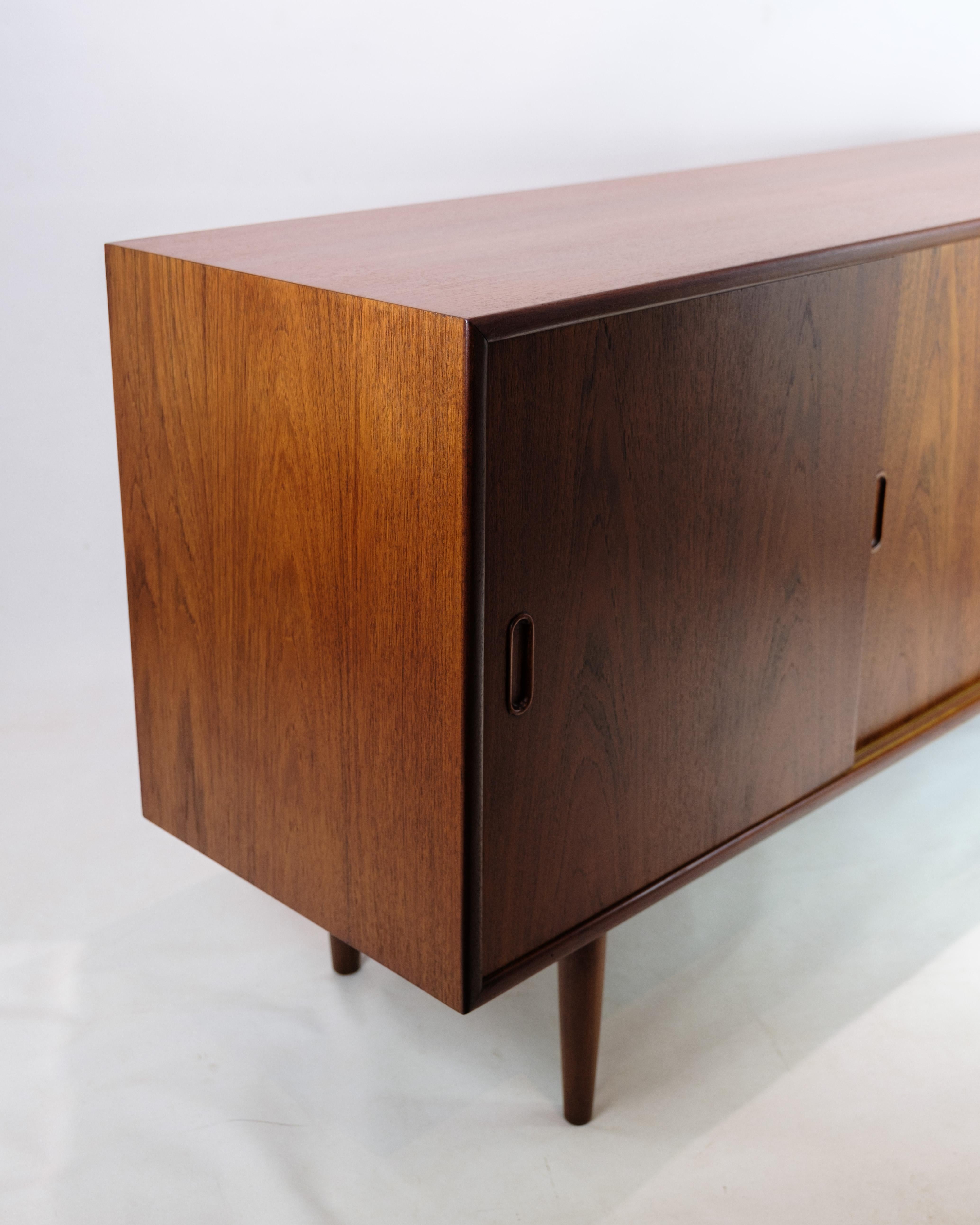 Sideboard in Teak Wood Of Danish Design from the 1960's  For Sale 9