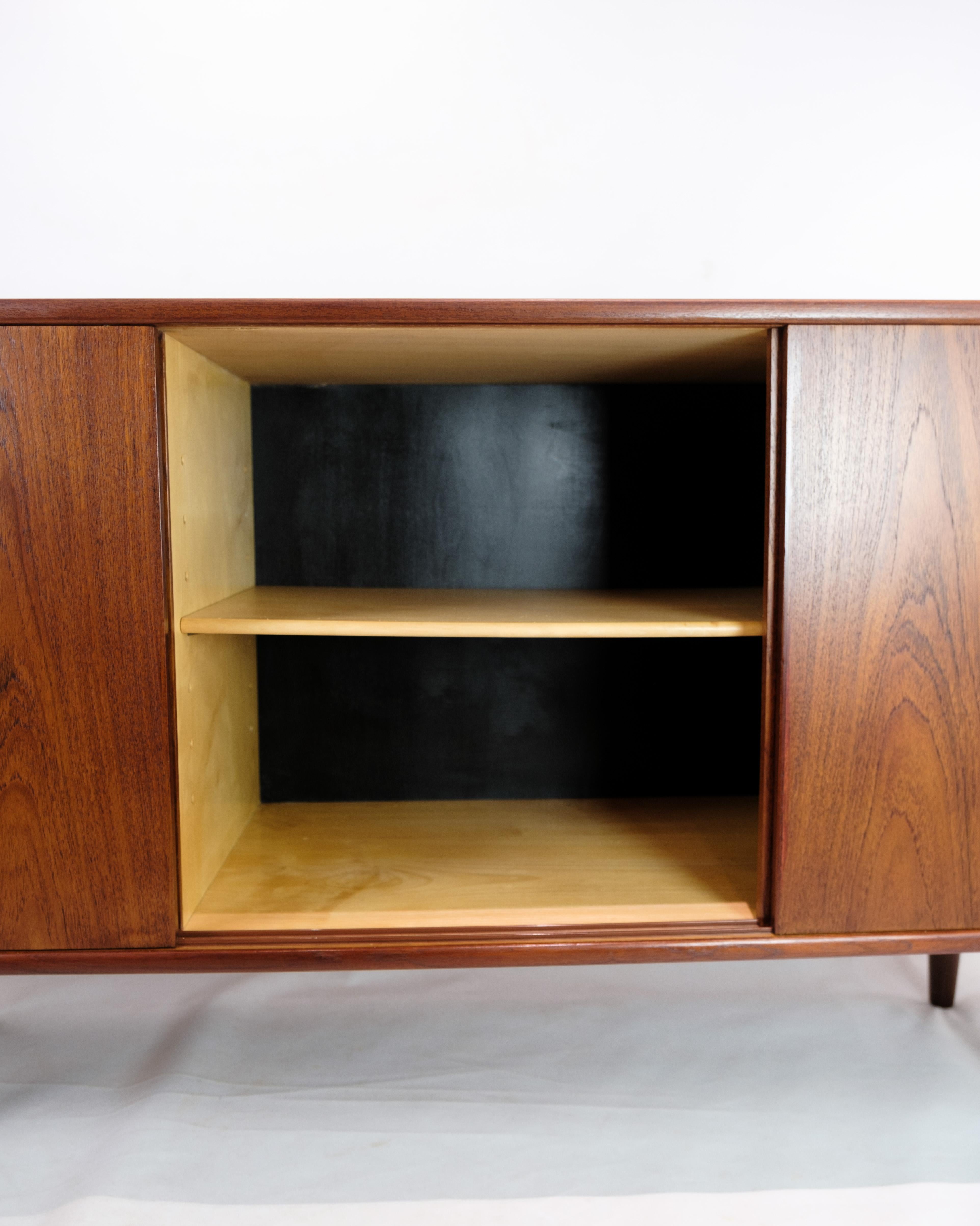 Sideboard in Teak Wood Of Danish Design from the 1960's  In Good Condition For Sale In Lejre, DK