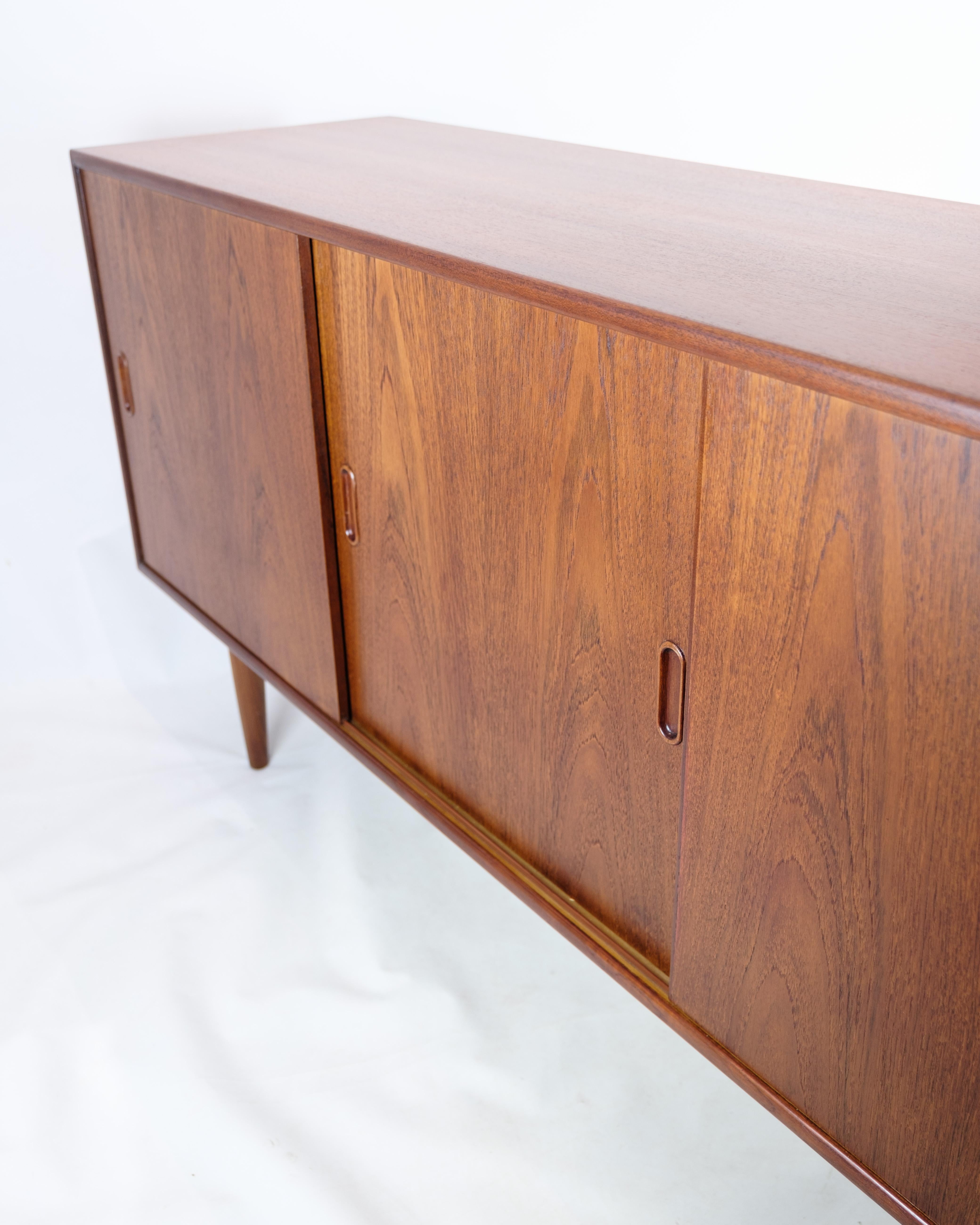 Sideboard in Teak Wood Of Danish Design from the 1960's  For Sale 2