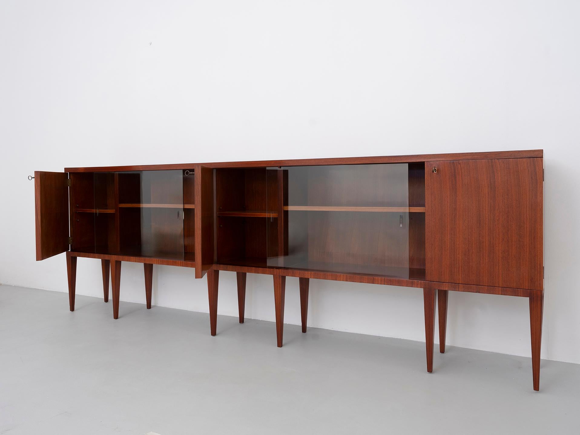 Sideboard in Wood and Glass by Gio Ponti 1950s For Sale 1