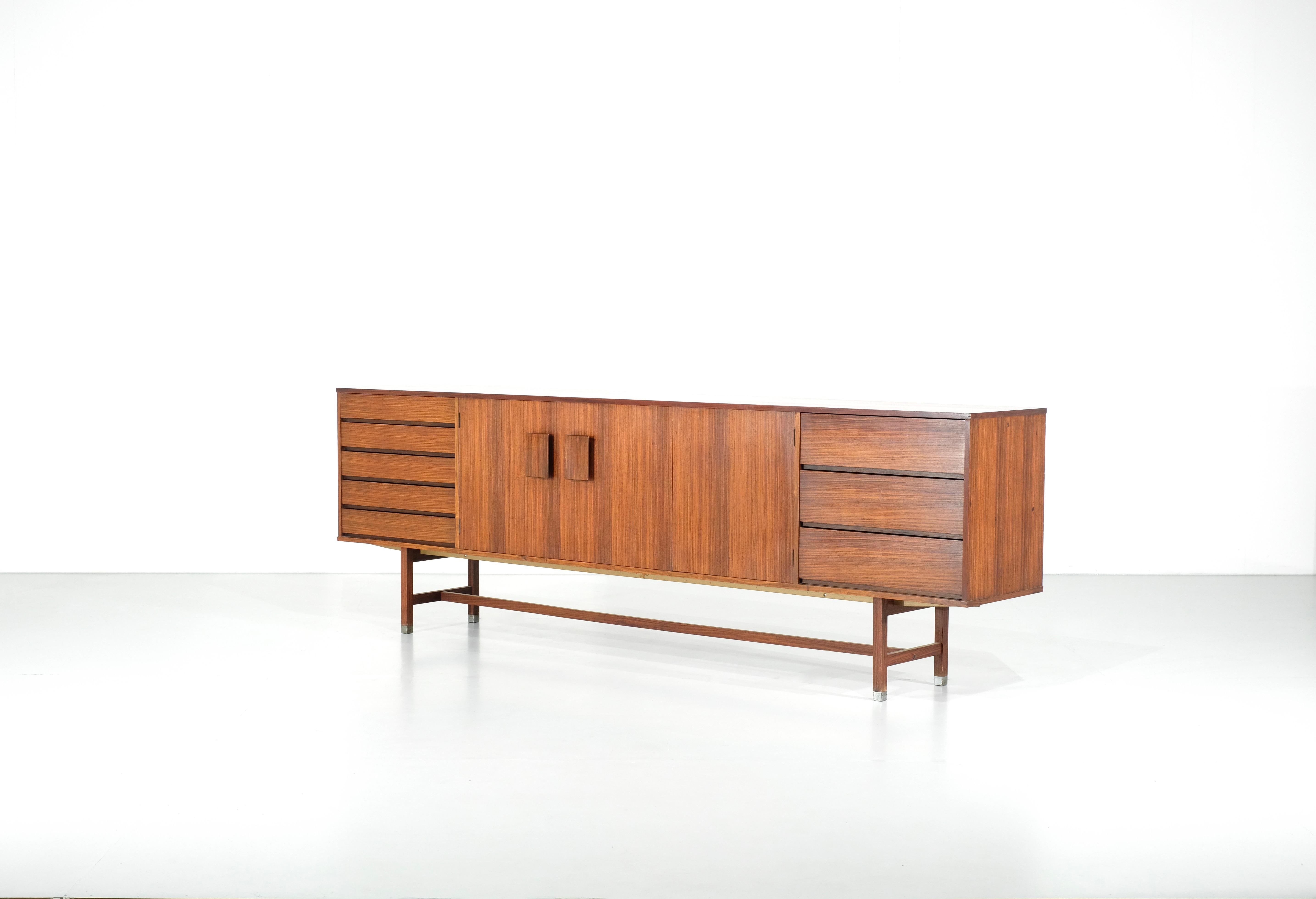 Néerlandais Buffet Inger 250 d'Inger Klingenberg pour Fristho Franeker, années 1960 en vente