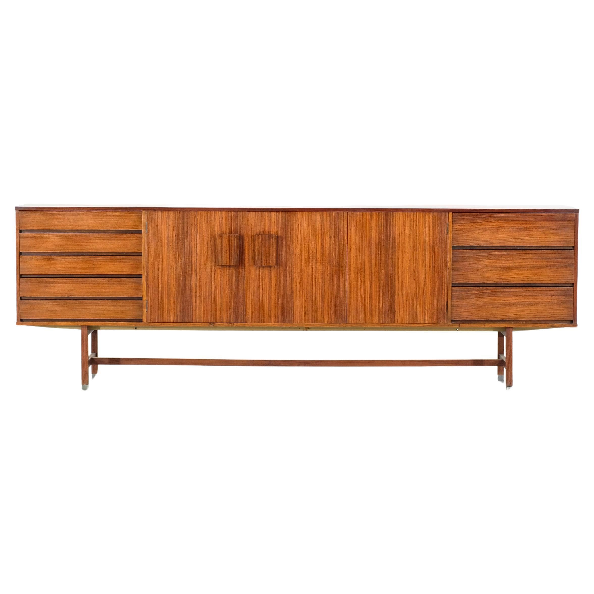 Buffet Inger 250 d'Inger Klingenberg pour Fristho Franeker, années 1960