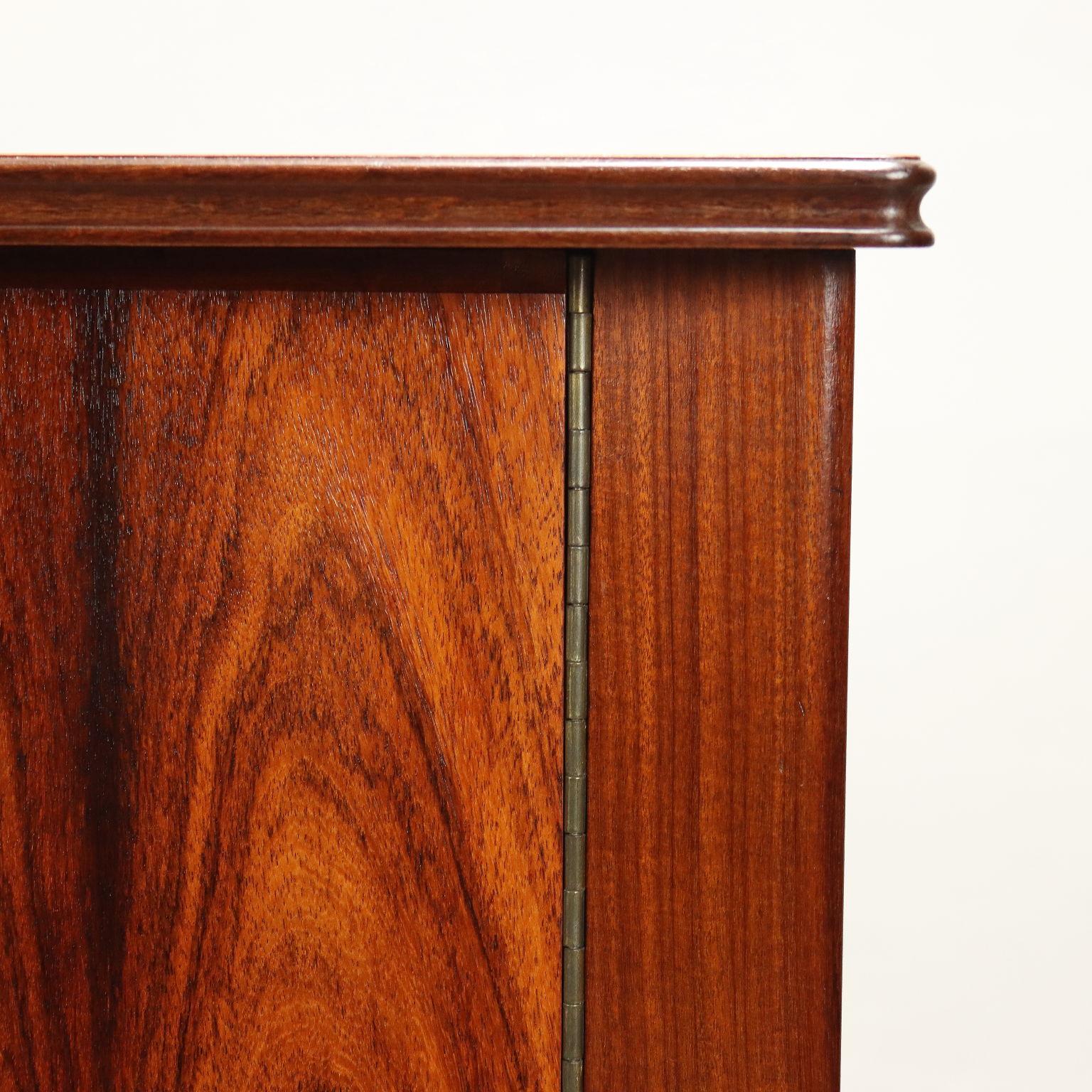 Mid-20th Century Sideboard Inglese Anni 50-60, in legno e ottone, marrone  For Sale