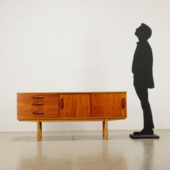 Buffet anglais en teck des années 1960