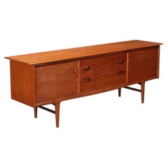 Buffet anglais restauré des années 1960