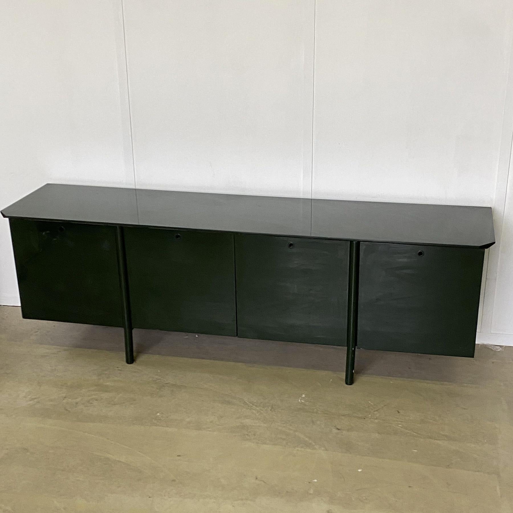 Sideboard lacquered 1970s Giotto Stoppino For Sale 2