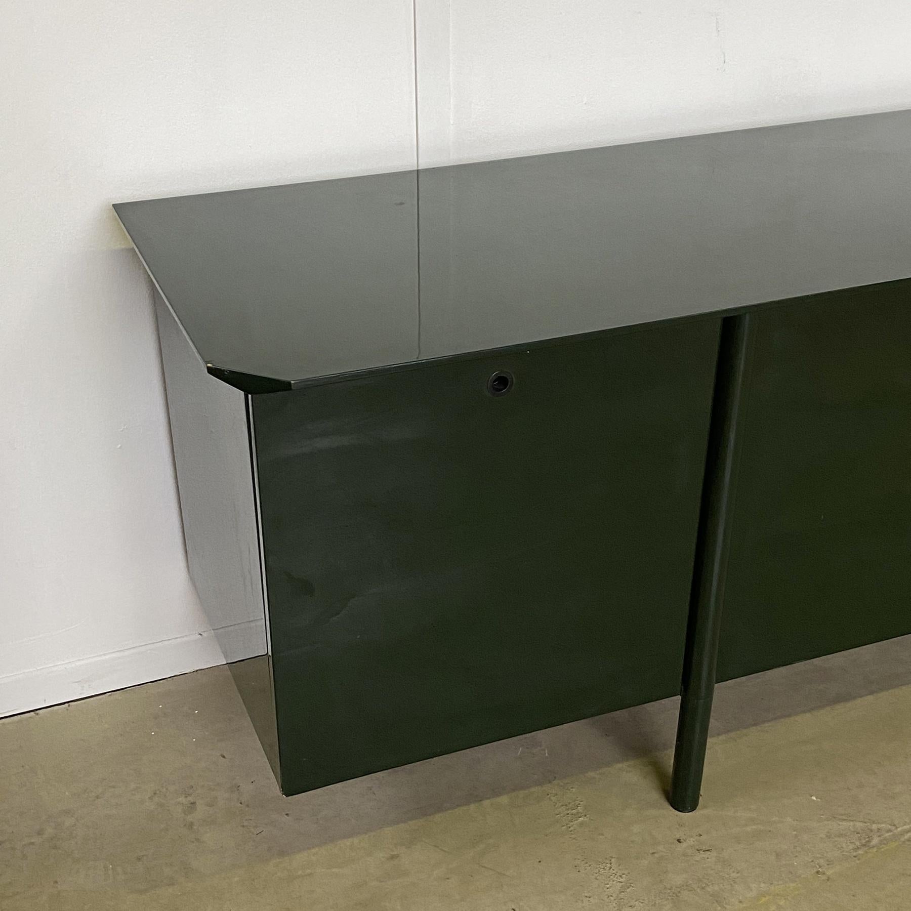 Sideboard lacquered 1970s Giotto Stoppino For Sale 3