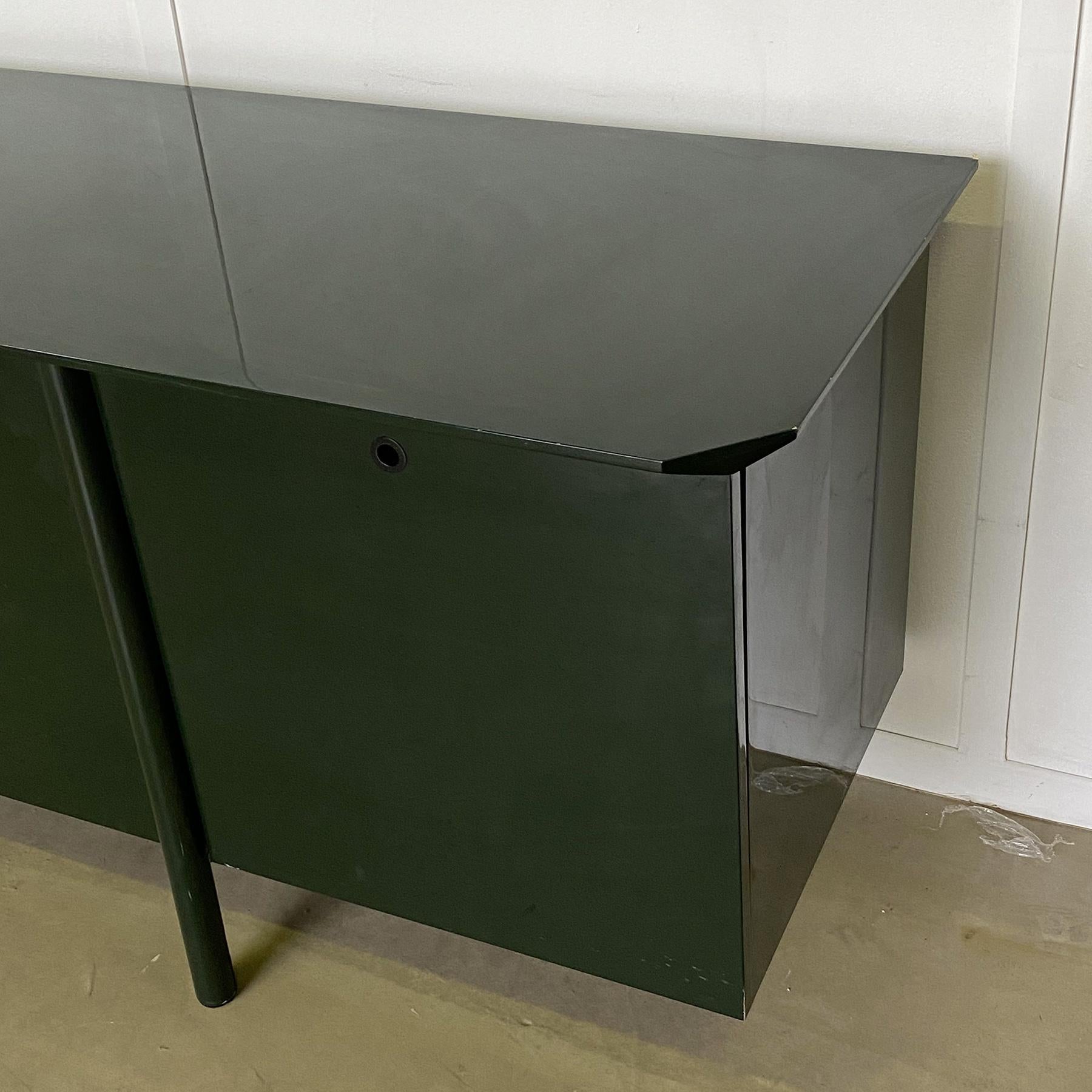 Sideboard lacquered 1970s Giotto Stoppino For Sale 4
