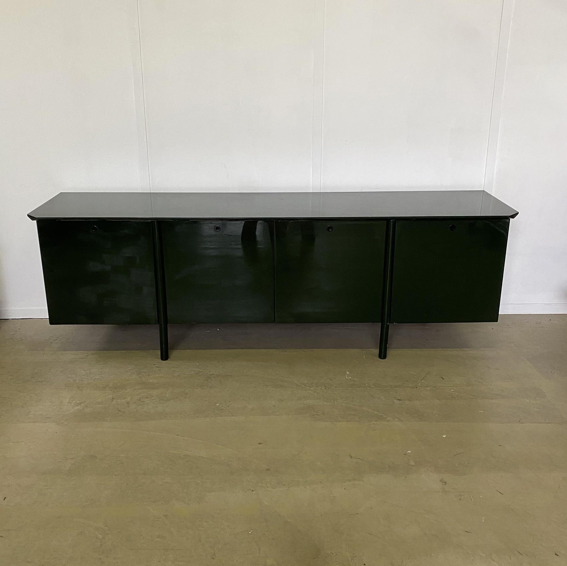 Lacquered Sideboard lacquered 1970s Giotto Stoppino For Sale