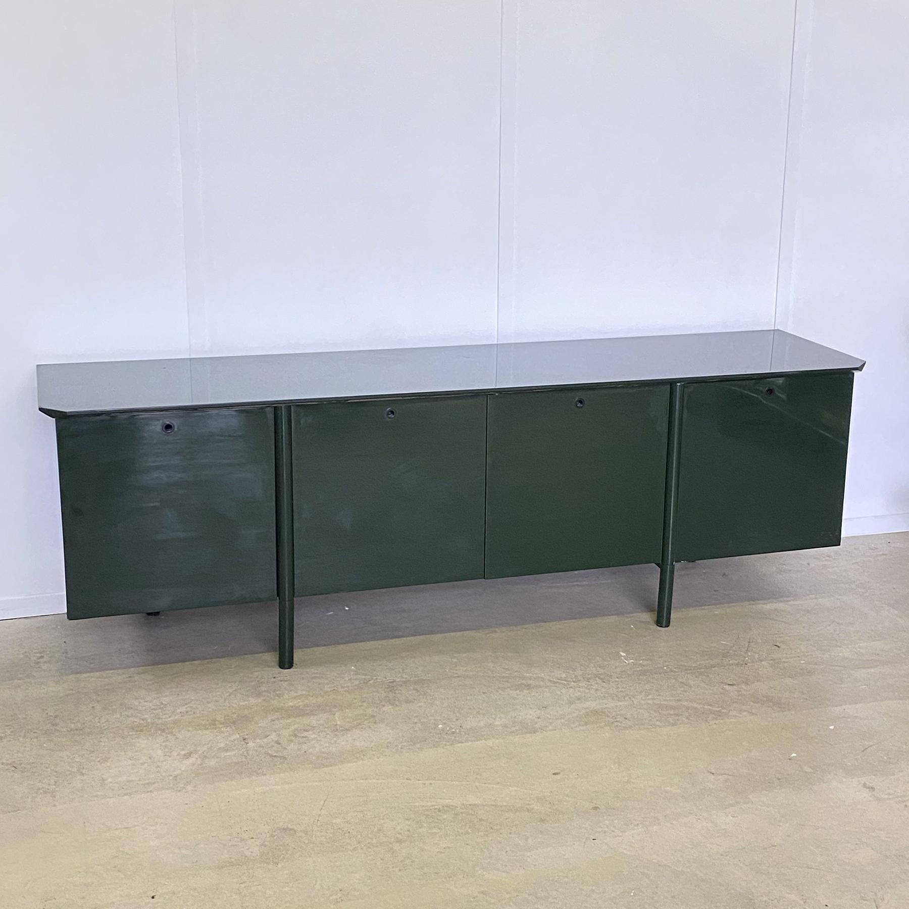 Late 20th Century Enfilade laqué 1970 Giotto Stoppino en vente