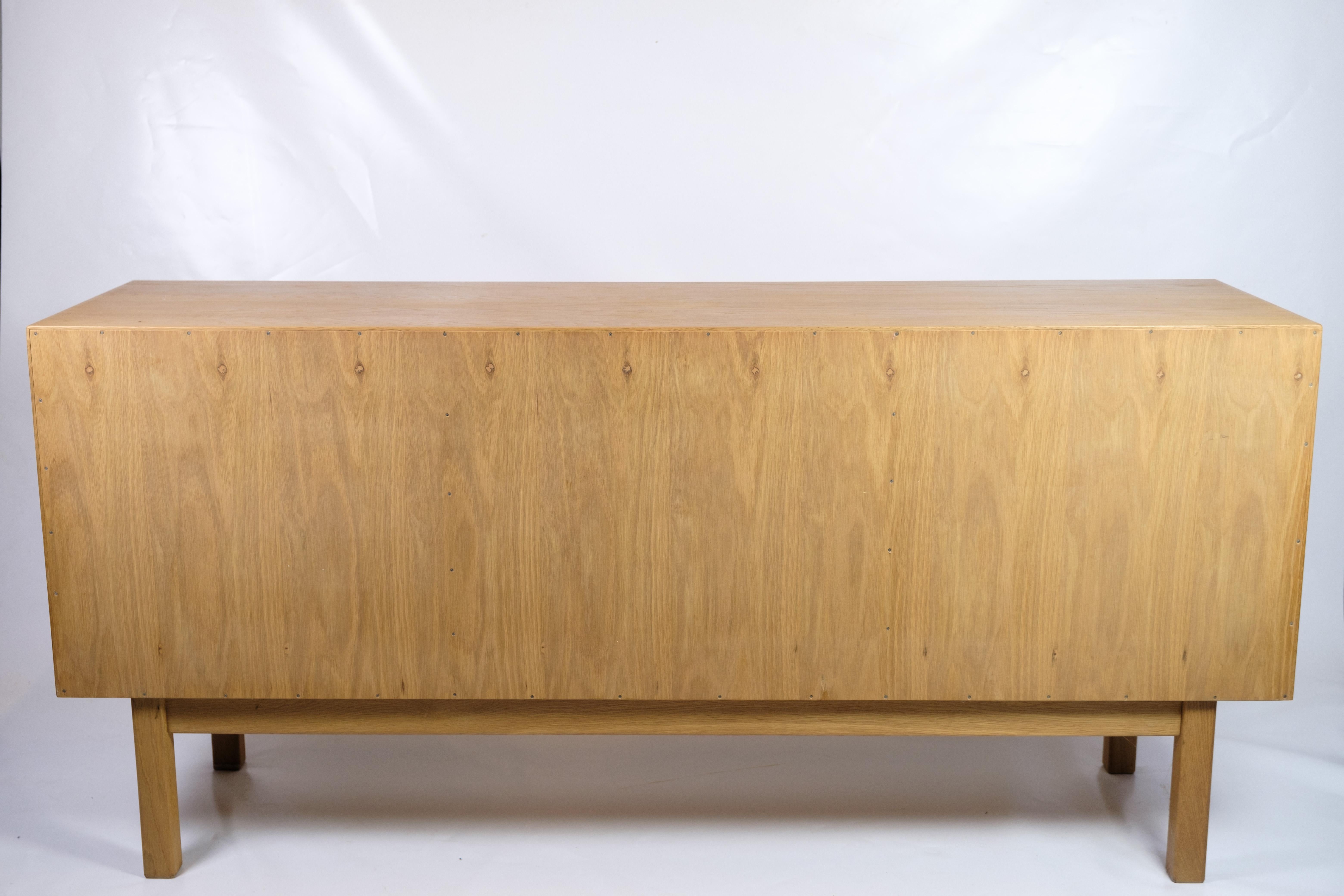 Sideboard aus Oak Wood im dänischen Design der 1960er Jahre im Angebot 7