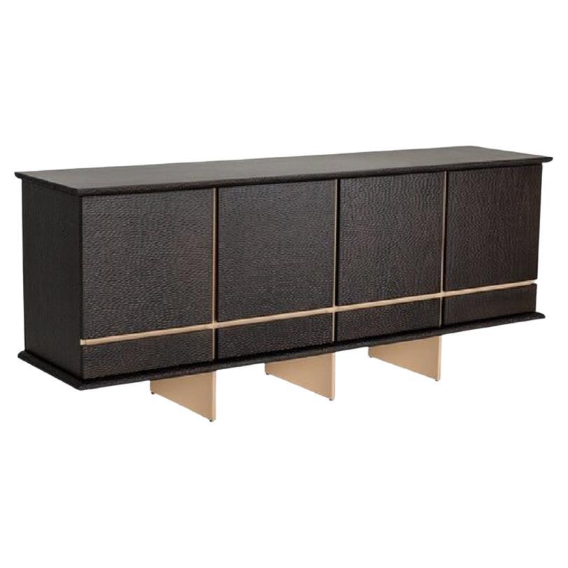 Sideboard aus handgeschnitztem Holz mit lackierten Eisenfüßen
