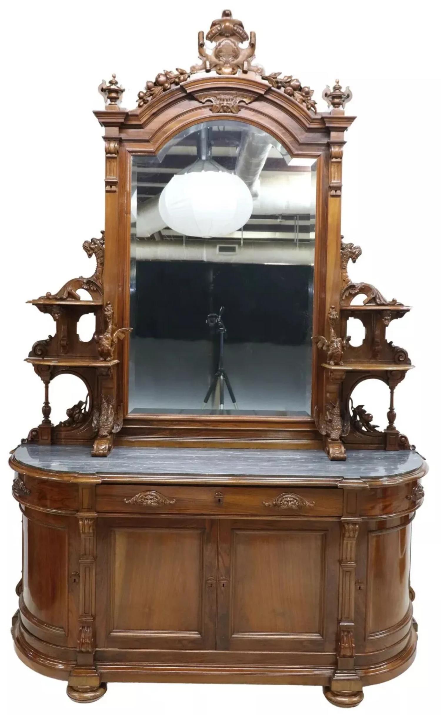 Néo-Renaissance Enfilade étroit, en bois sculpté, monumental, néo-renaissance, 126 po. en vente
