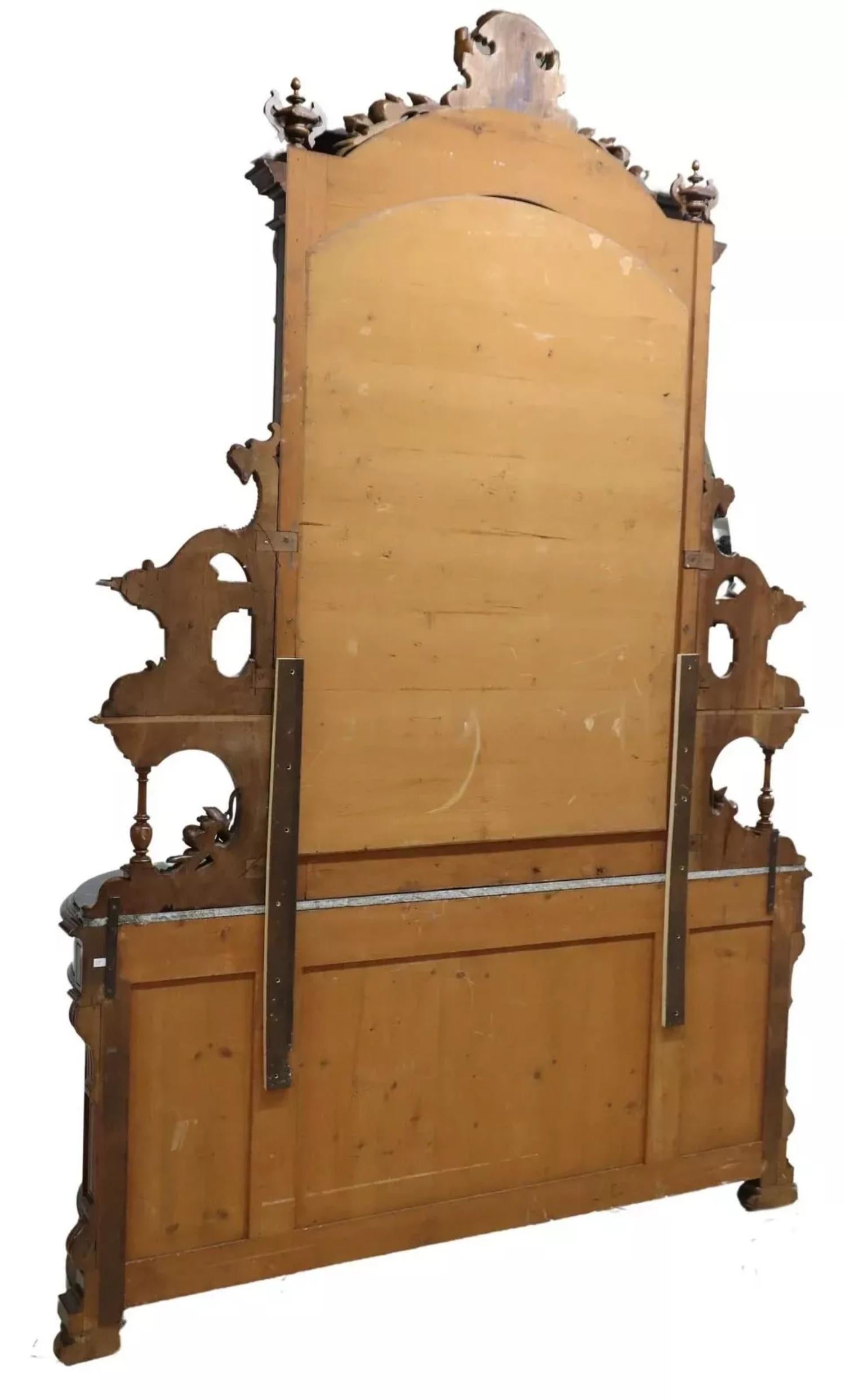 Miroir Enfilade étroit, en bois sculpté, monumental, néo-renaissance, 126 po. en vente