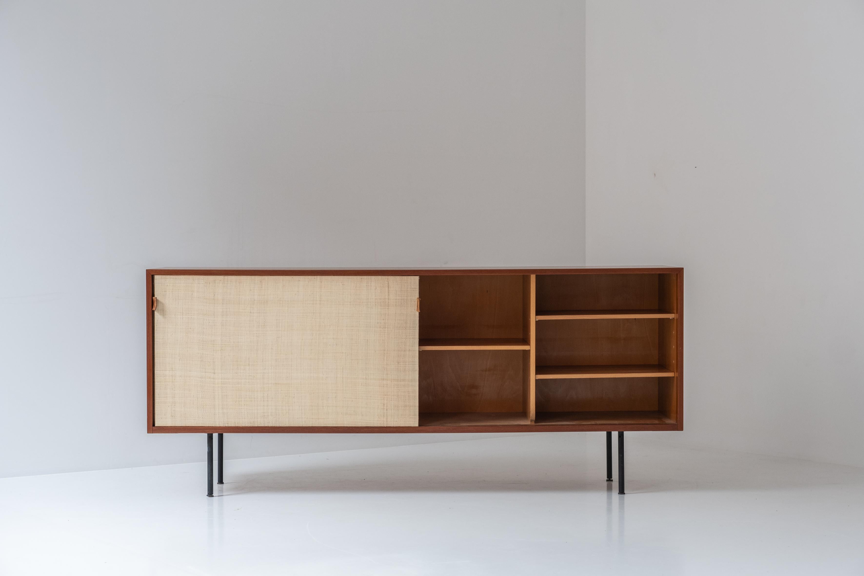 Sideboard Model 116 by Florence Knoll for Knoll International, USA, 1950s In Good Condition For Sale In Antwerp, BE