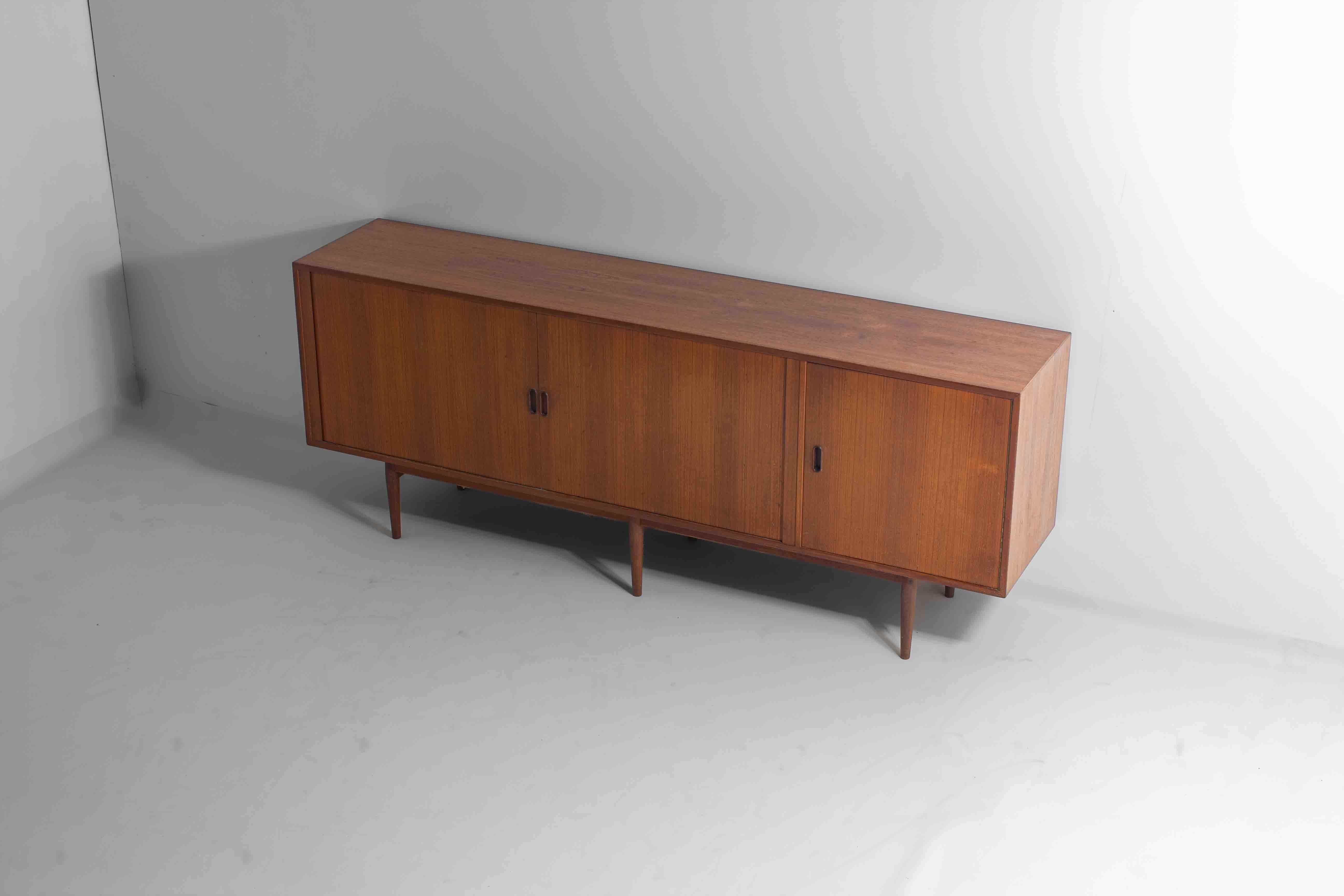 Aparador Modelo 36 de Arne Vodder para Sibast Furniture, Dinamarca, años 50 Moderno de mediados de siglo en venta