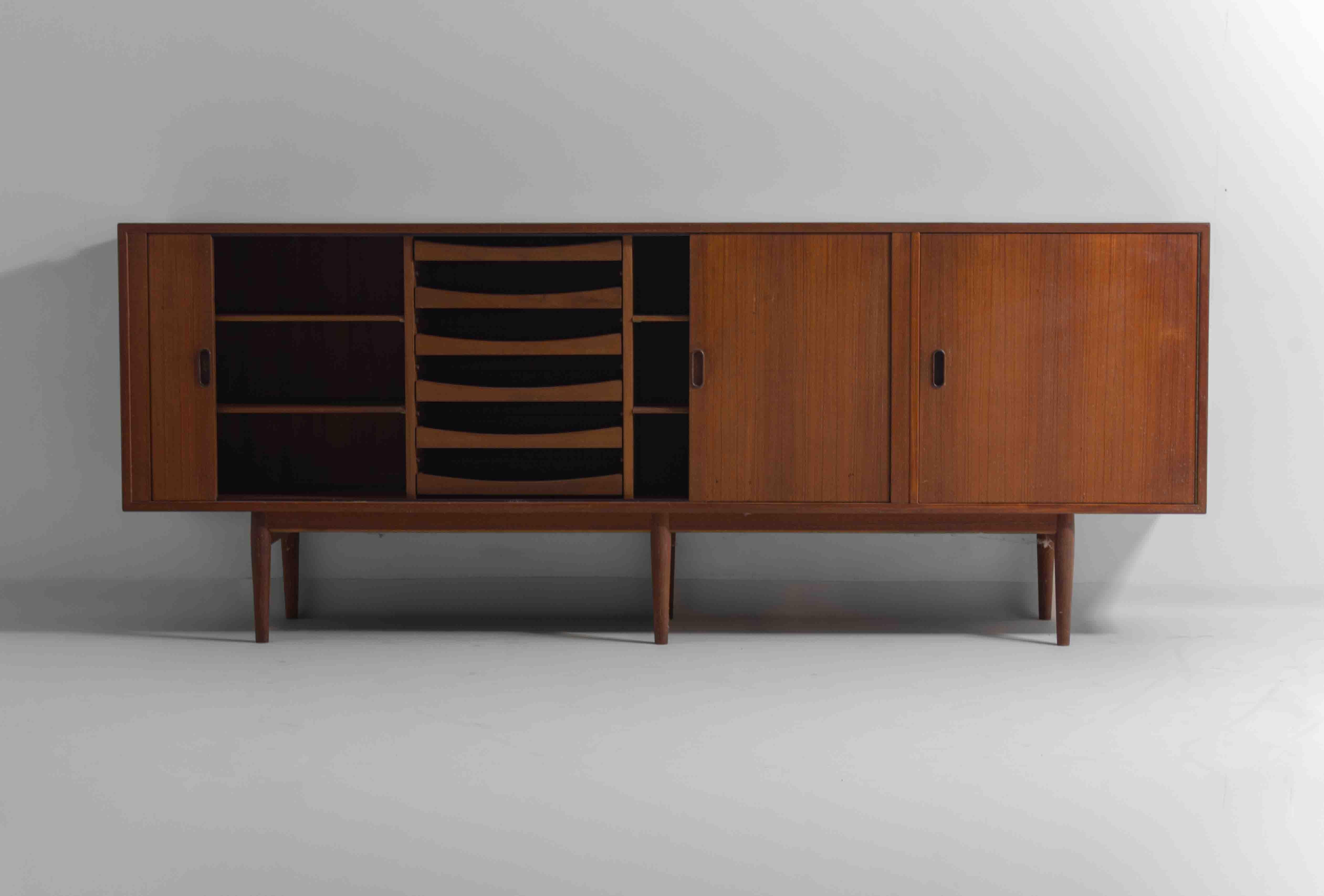 Aparador Modelo 36 de Arne Vodder para Sibast Furniture, Dinamarca, años 50 mediados del siglo XX en venta