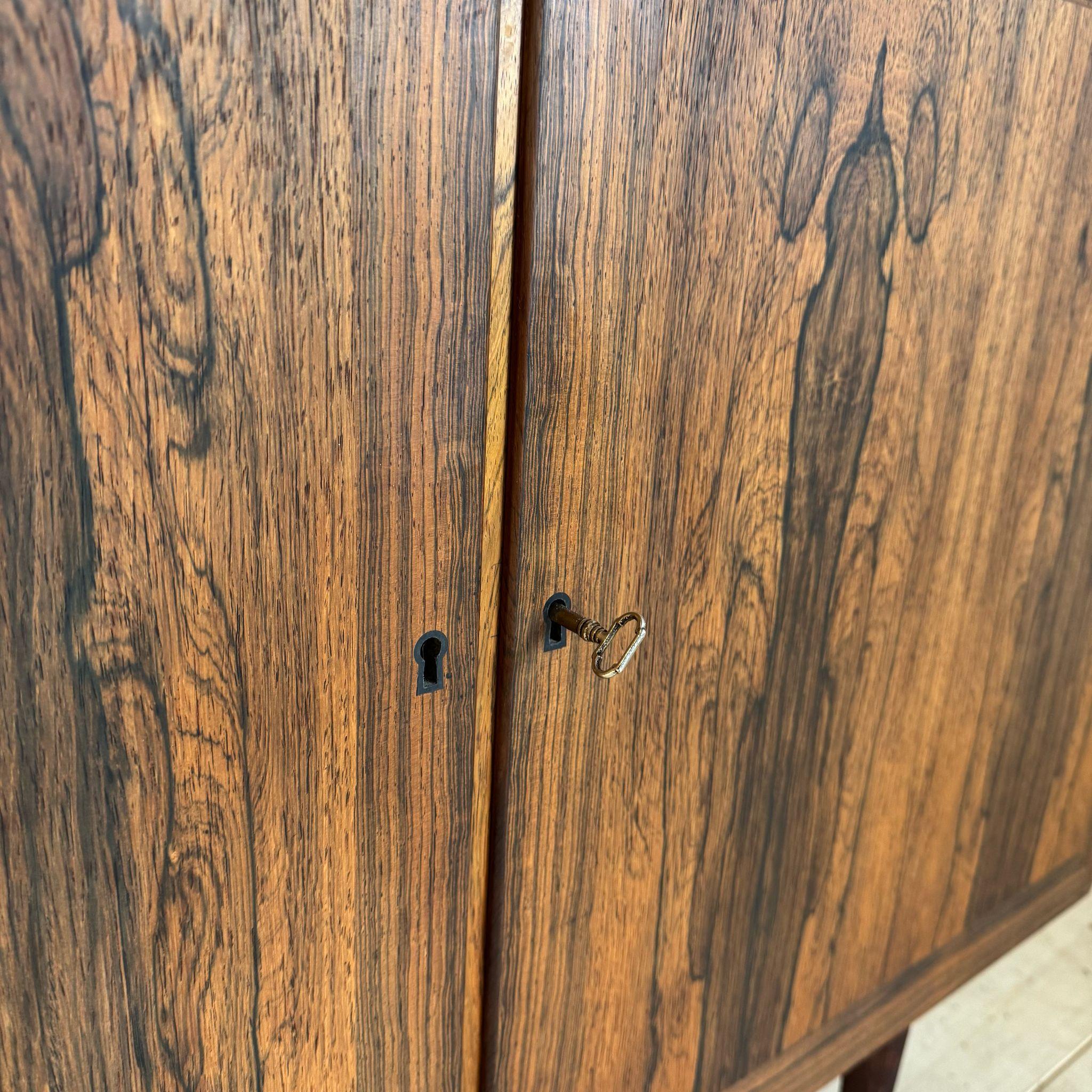 Mid-Century Modern Sideboard 'Model 6' in rosewood, Omann Jun Møbelfabrik, Denmark 1960s For Sale