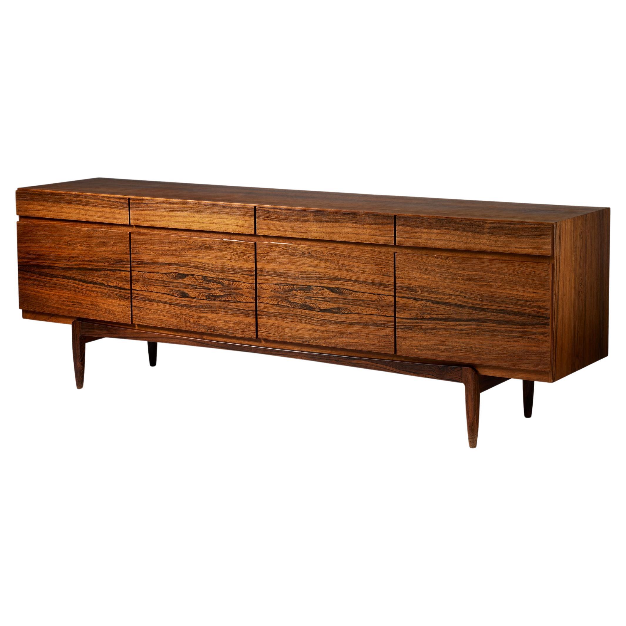 Sideboard Modell FA 66 entworfen von Ib Kofod-Larsen für Faarup Möbelfabrik im Angebot