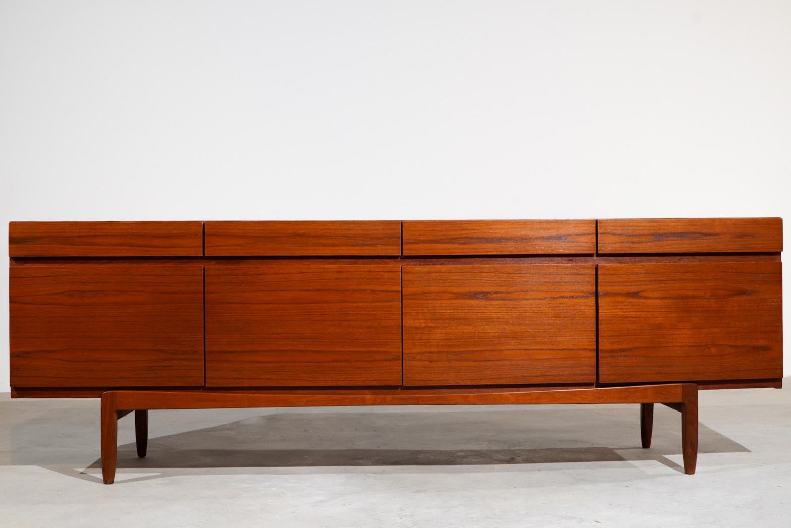 Enfilade modèle FA 66  Ib Kofod-Larsen pour Faarup Möbelfabrik Danoise du milieu du siècle 2