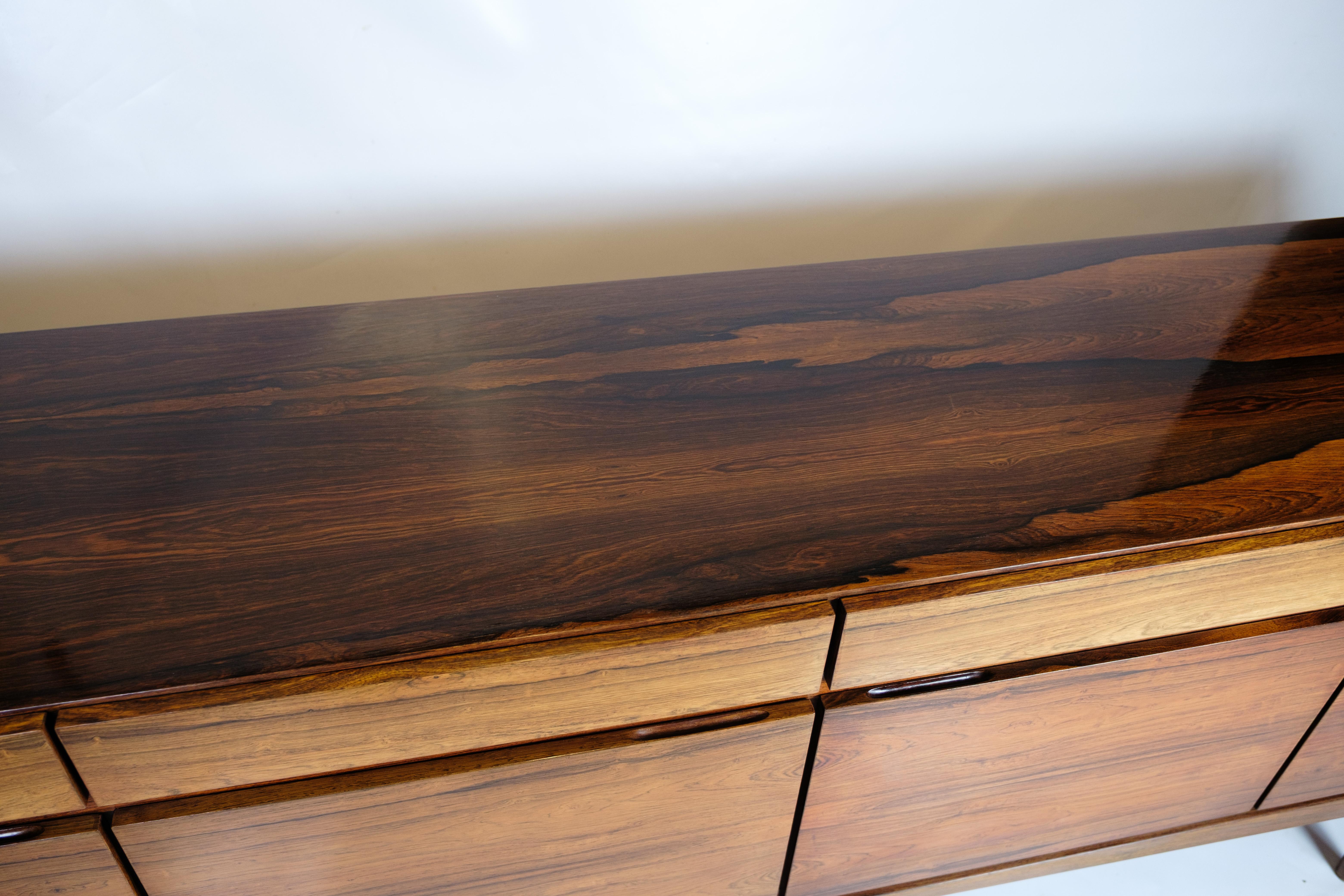 Sideboard Model FA66 Made In Rosewood By Ib Kofod-Larsen For Faarup Furniture For Sale 8