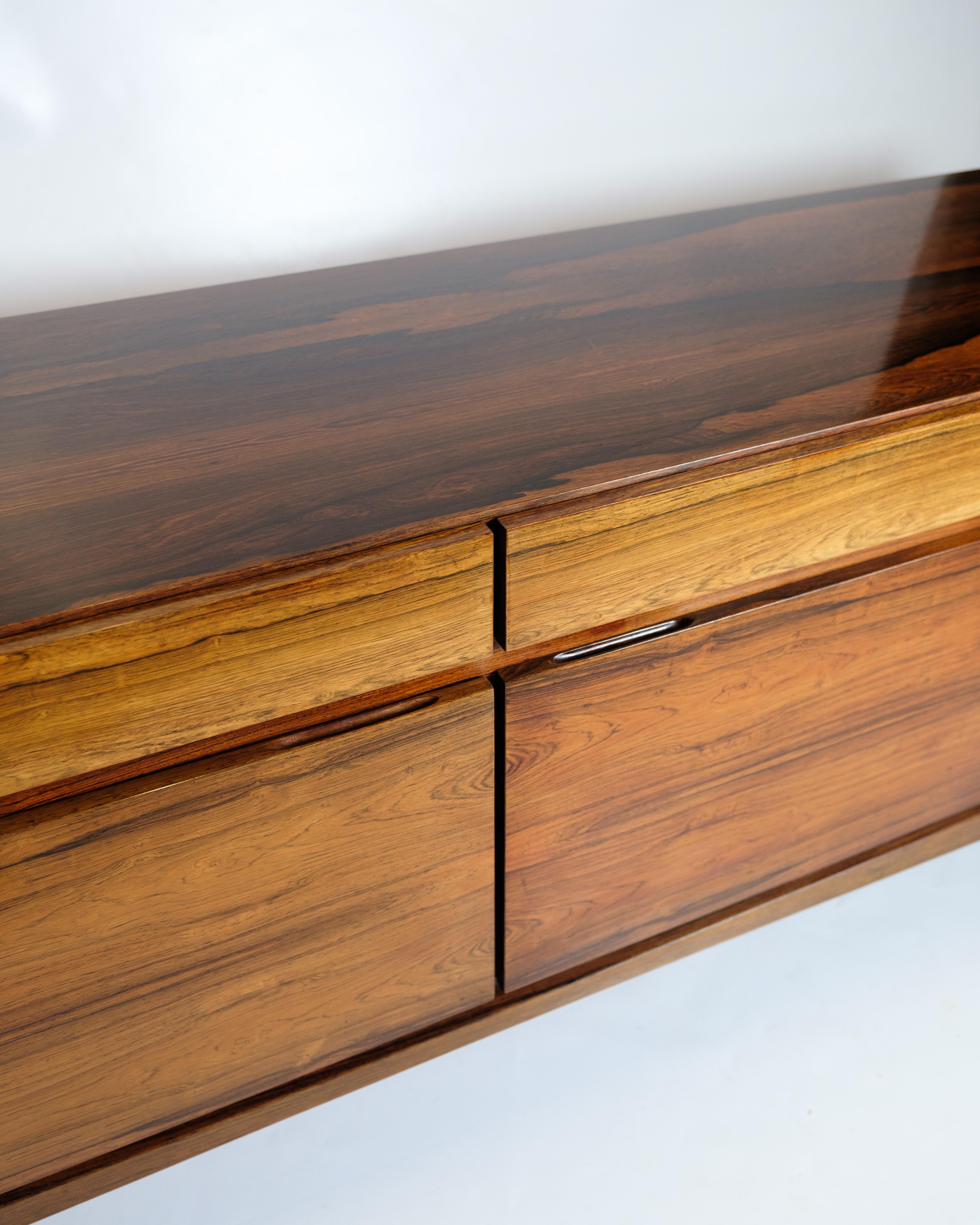 Sideboard Model FA66 Made In Rosewood By Ib Kofod-Larsen For Faarup Furniture For Sale 9