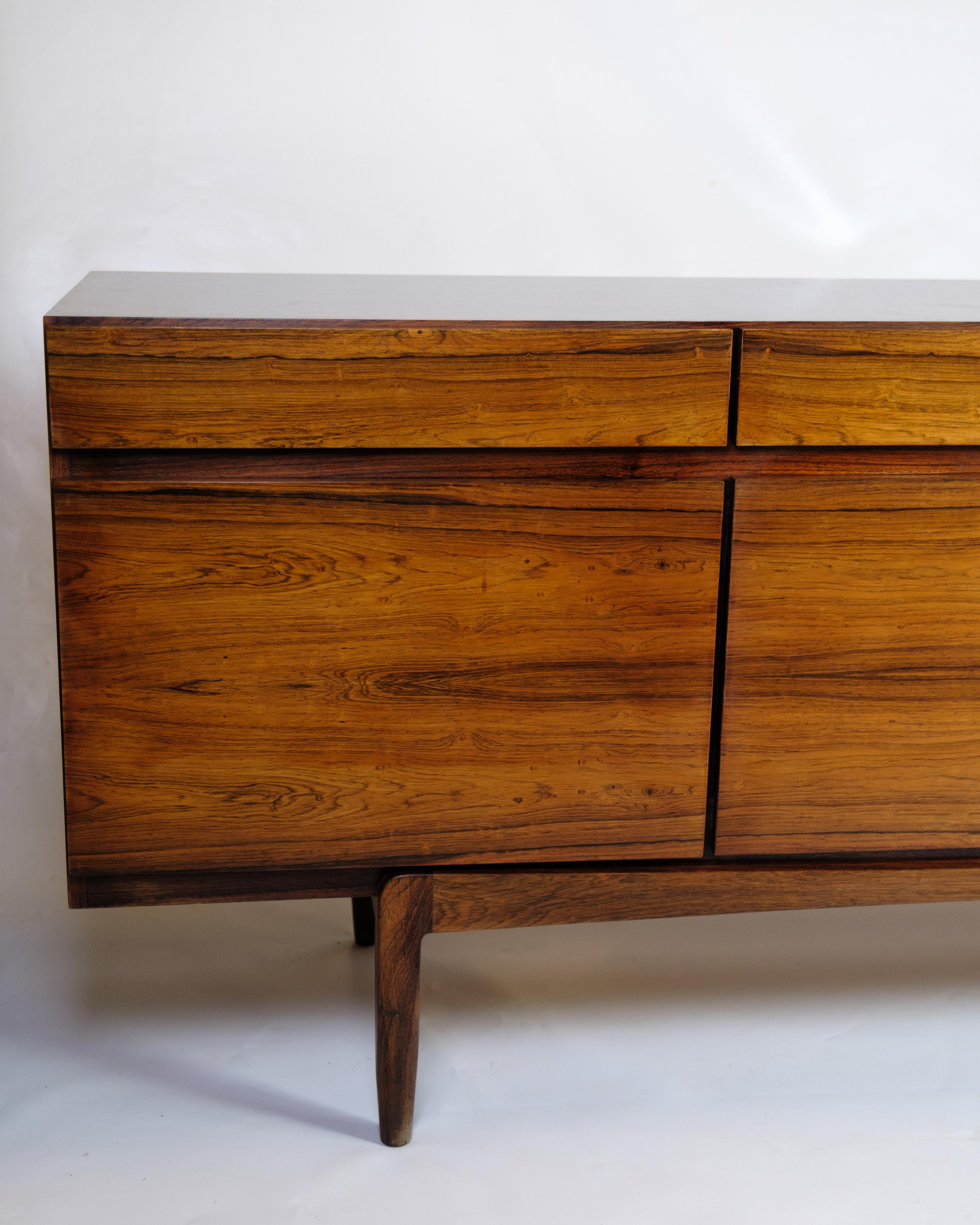 Sideboard Model FA66 Made In Rosewood By Ib Kofod-Larsen For Faarup Furniture For Sale 10