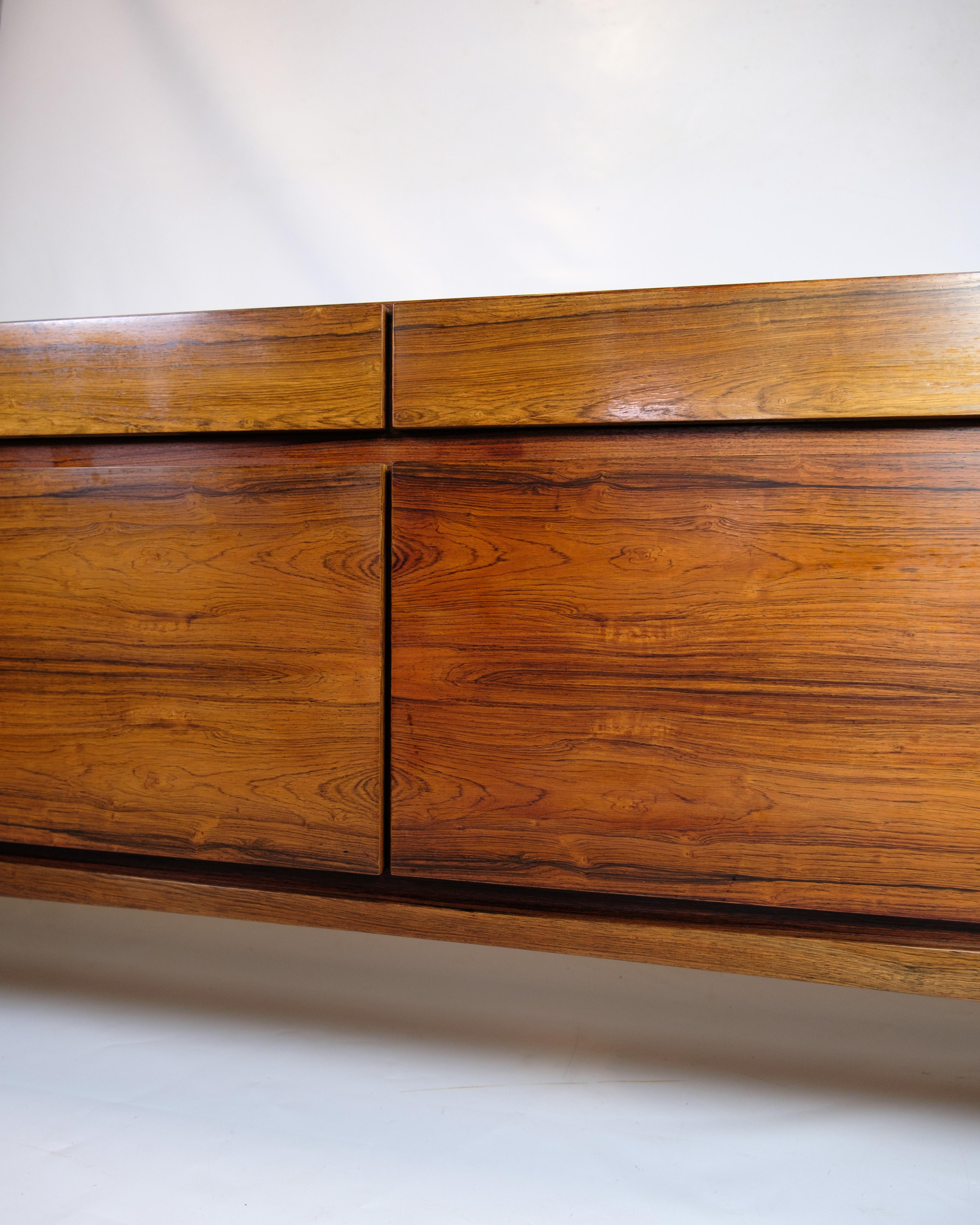 Sideboard Model FA66 Made In Rosewood By Ib Kofod-Larsen For Faarup Furniture For Sale 3