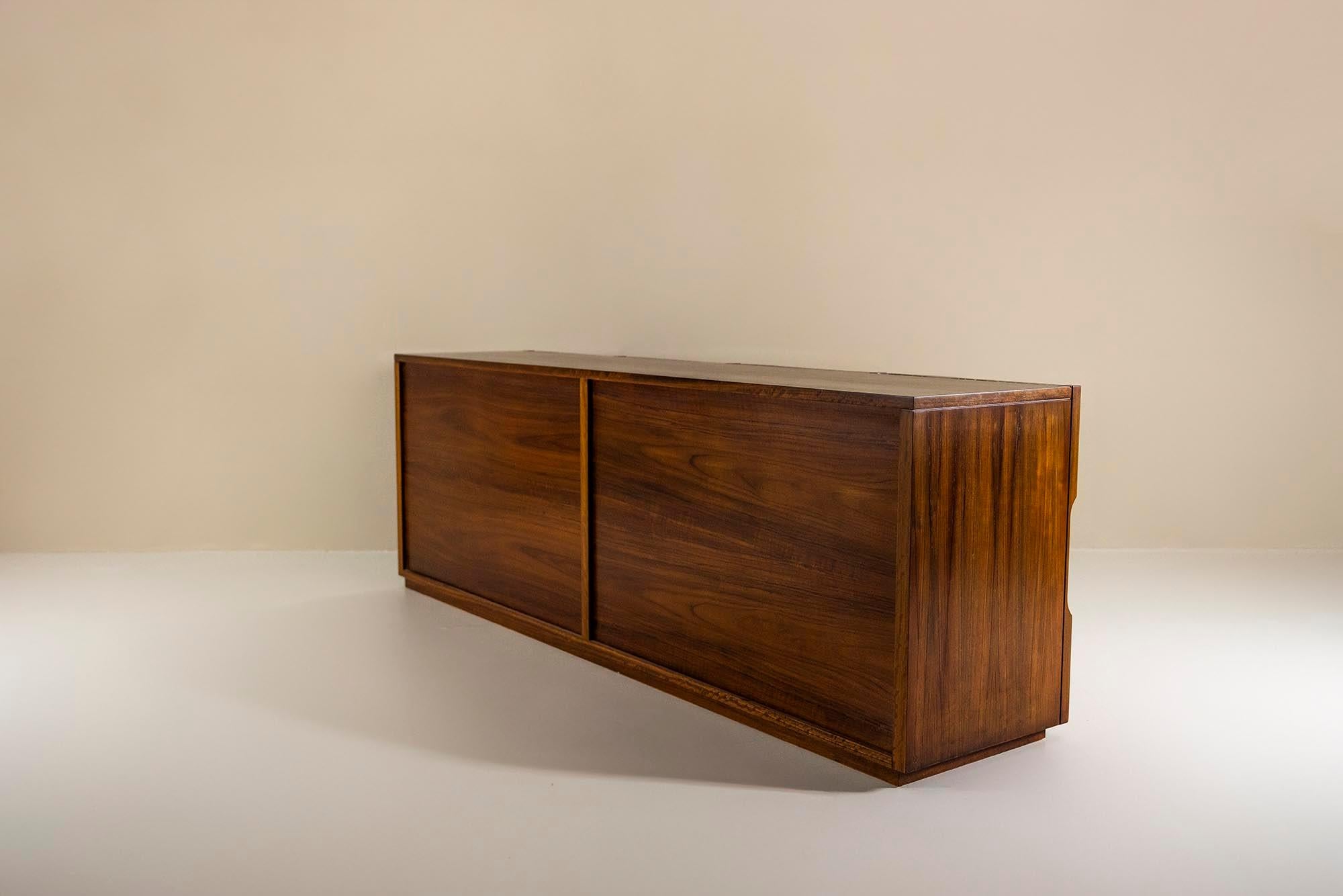 Credenza Model 