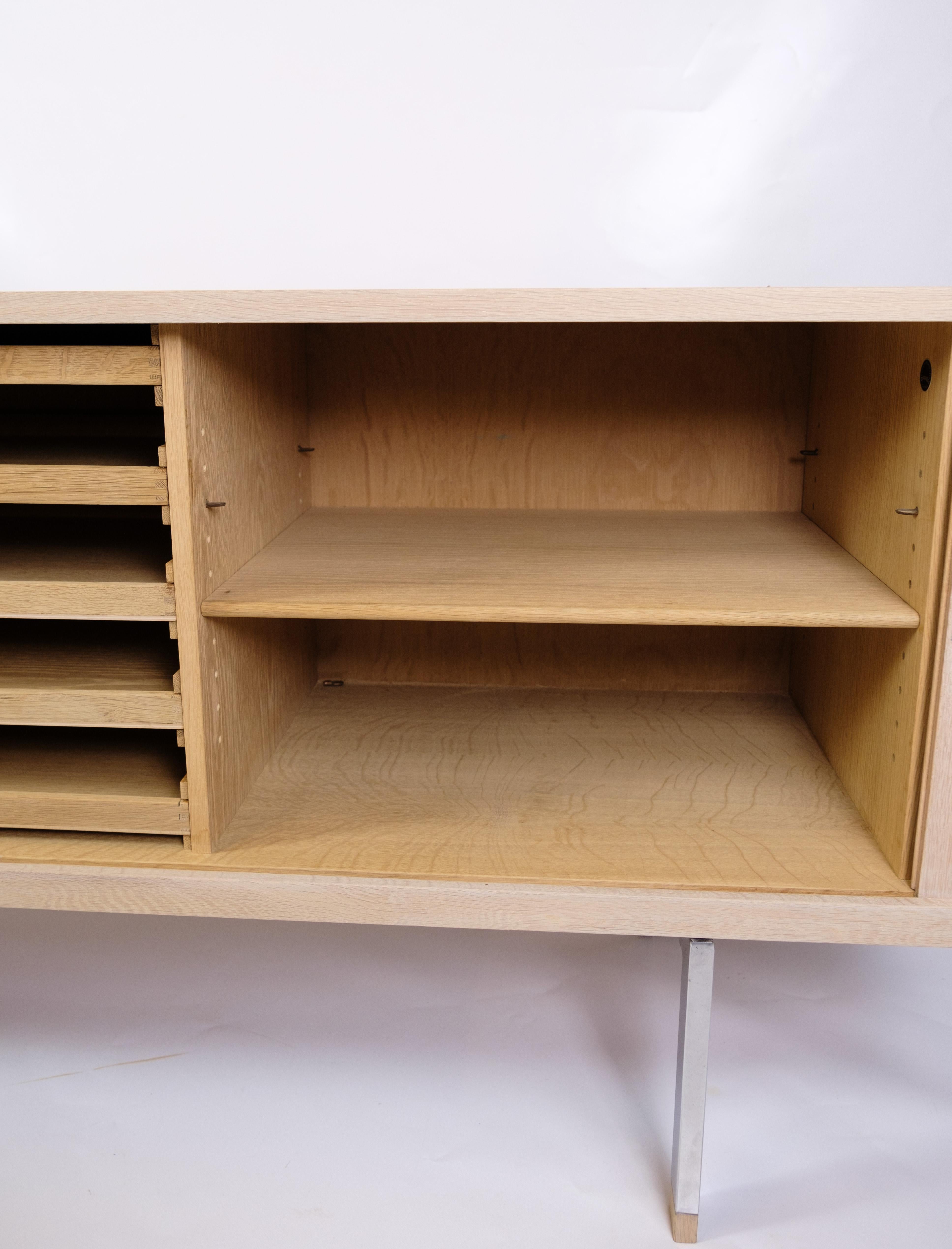 Sideboard Modell RY-25 aus Eiche von Hans J. Wegner aus den 1960er Jahren im Angebot 3