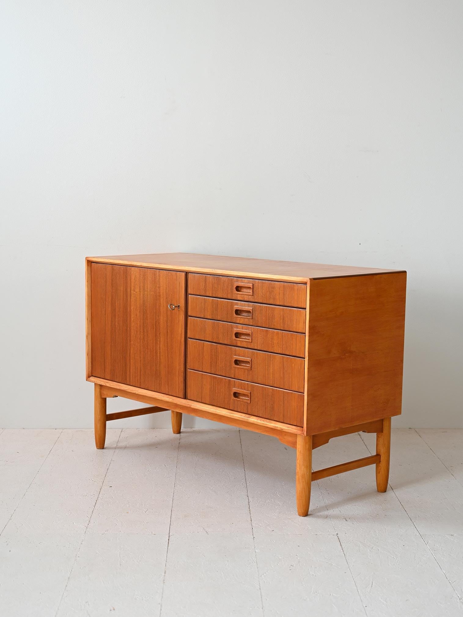 Buffet nordique des années 1960 Bon état - En vente à Brescia, IT