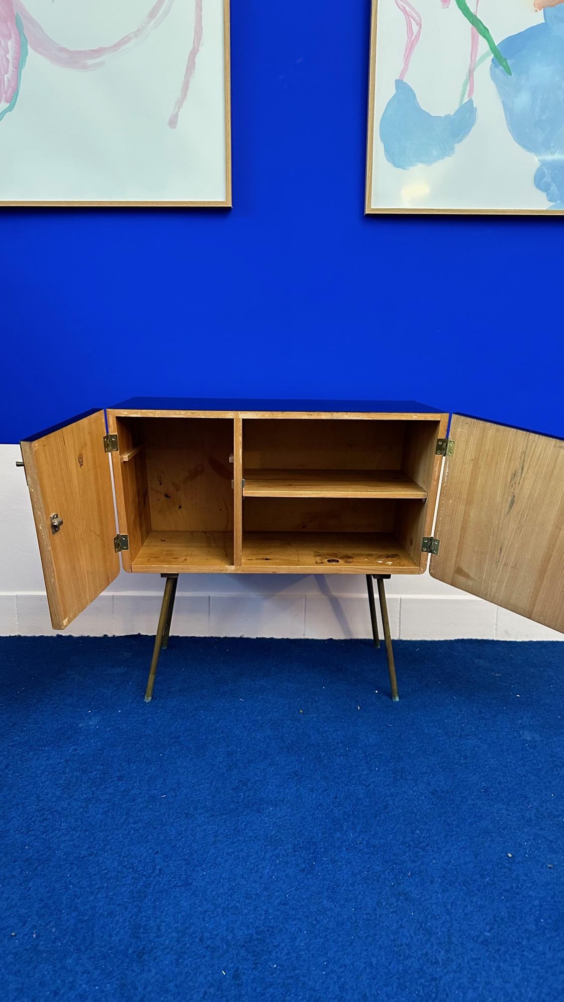 Small piece of furniture ideal in a child's room or as an occasional piece of furniture. It dates from the 60's and offers a very nice design.