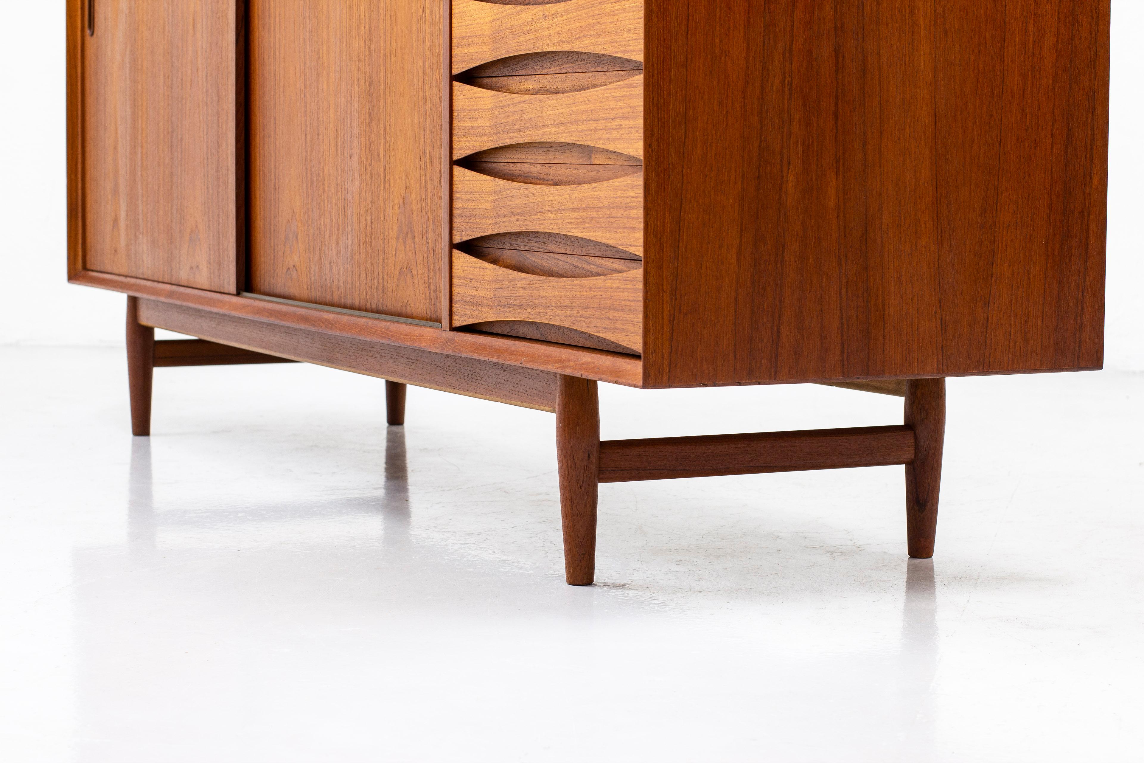 Mid-20th Century Sideboard 