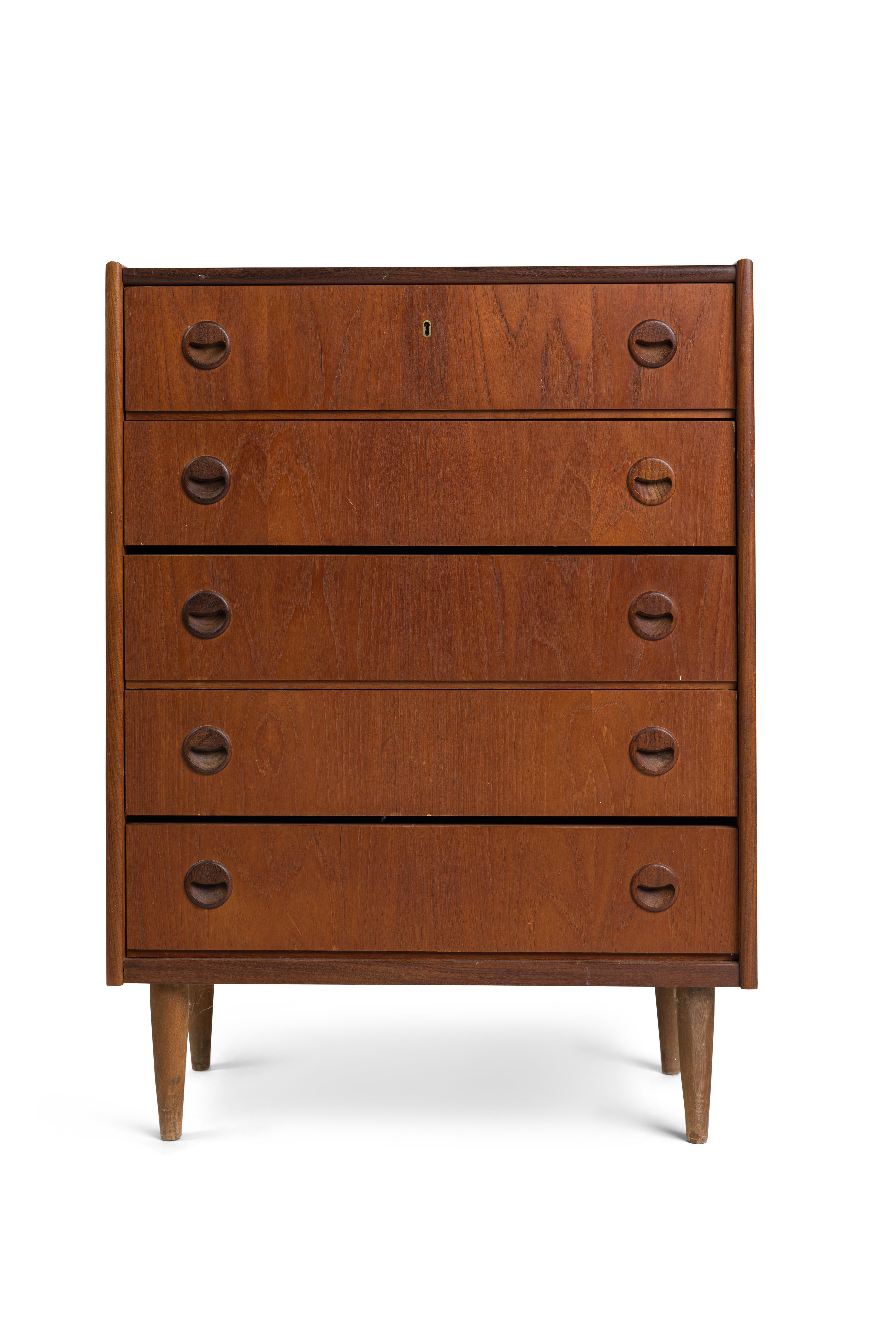 Rosewood sideboard, produced by Haslev furniture cabinet (Denmark).
H. 51 cm. L. 67 cm. B. 67 cm.
Teak wood chest of drawers, five drawers in the front. 
H. 103 cm. B. 75 cm. D. 40 cm.
      