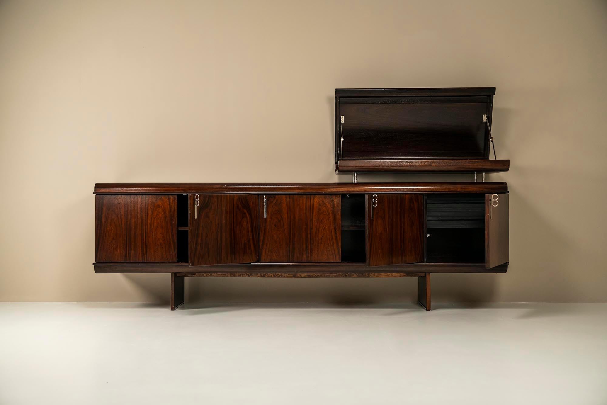 Mid-Century Modern Sideboard 'Pellicano' in Rosewood by Vittorio Introini for Saporiti, Italy 1960s