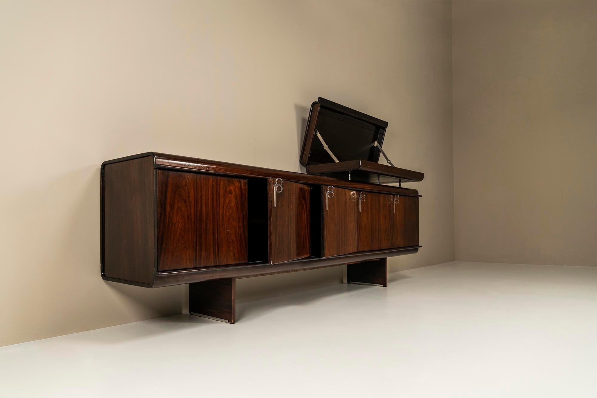 Mid-20th Century Sideboard 'Pellicano' in Rosewood by Vittorio Introini for Saporiti, Italy 1960s