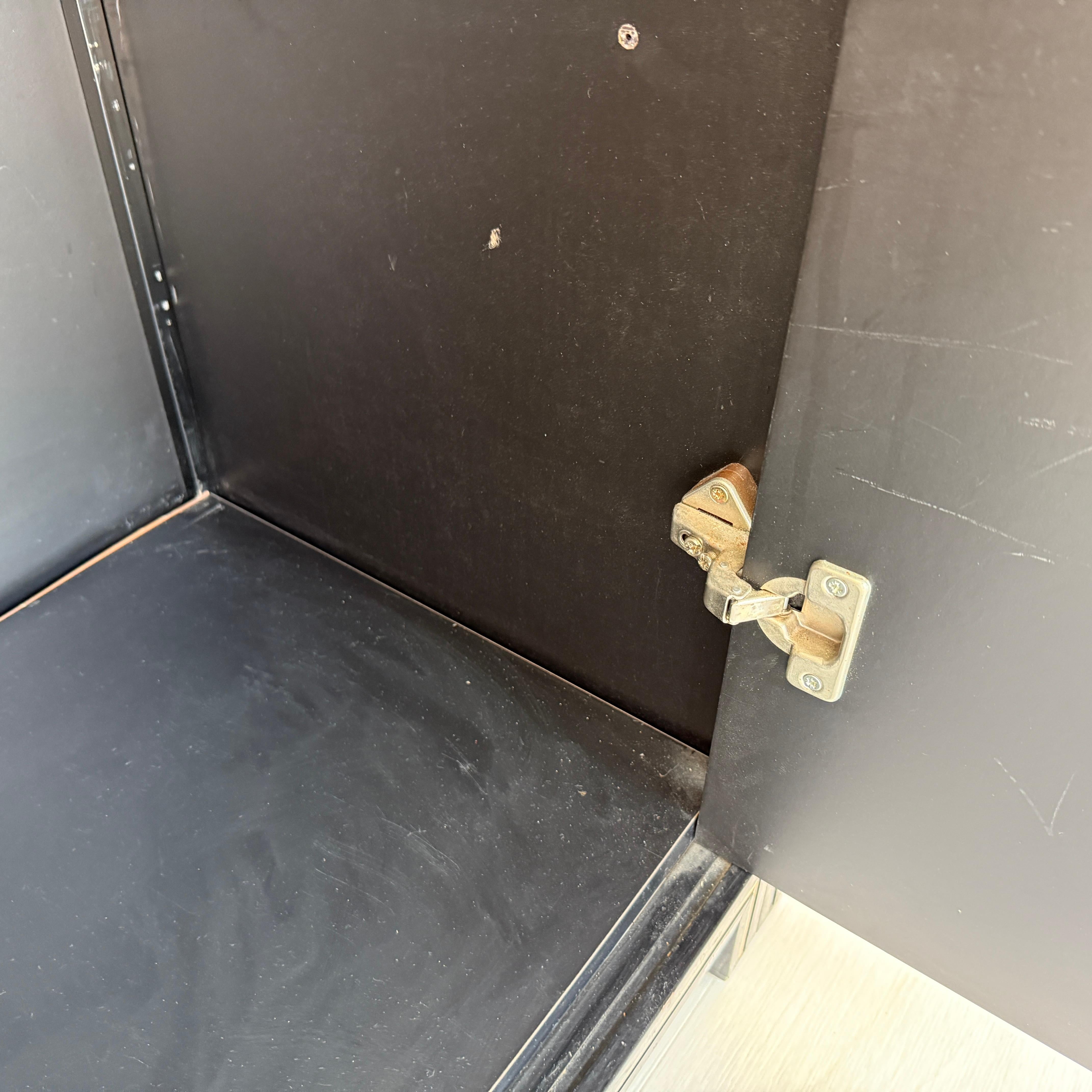 Credenza Pierre Vandel, Parigi, anni '70 in vendita 5