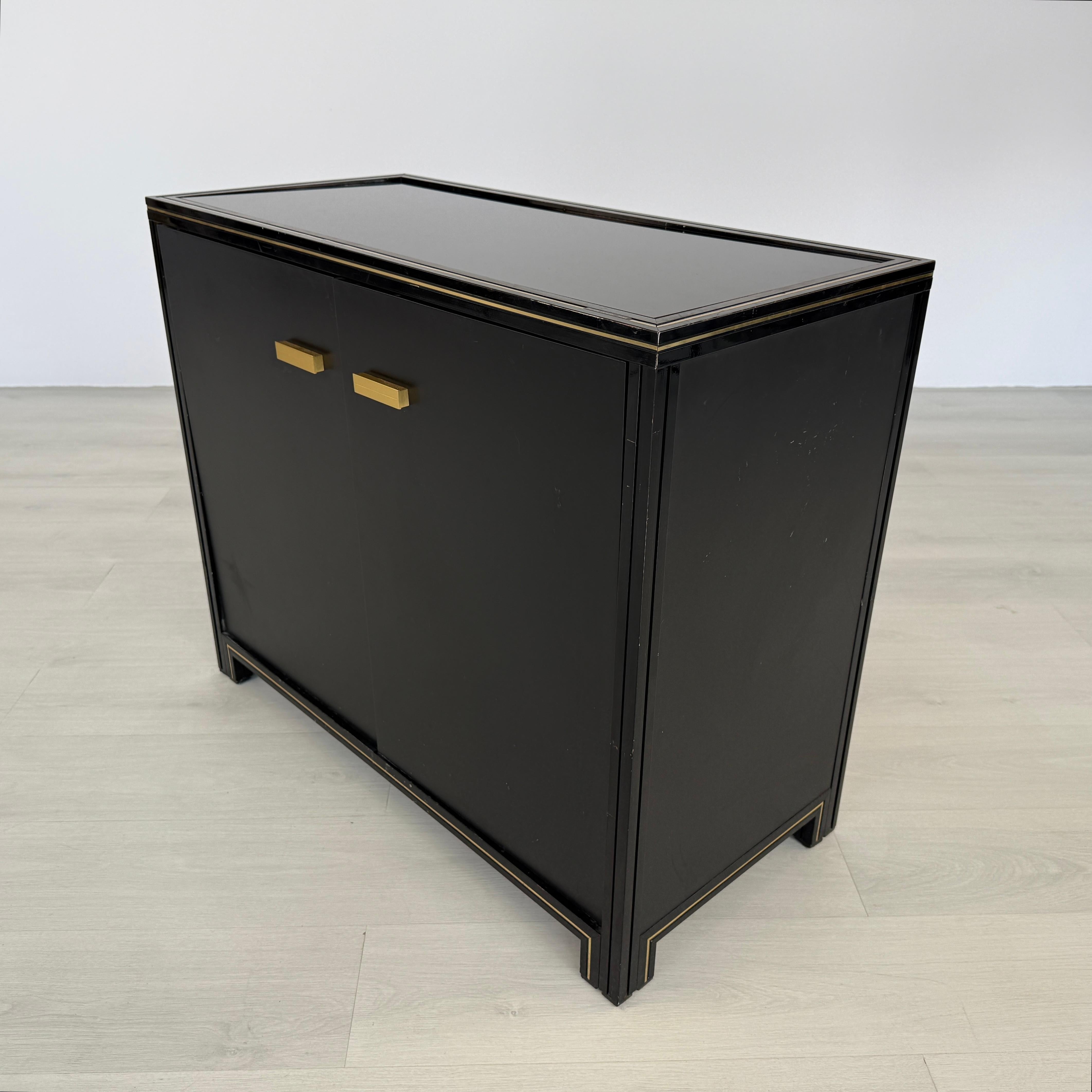 Mid-Century moderno Credenza Pierre Vandel, Parigi, anni '70 in vendita