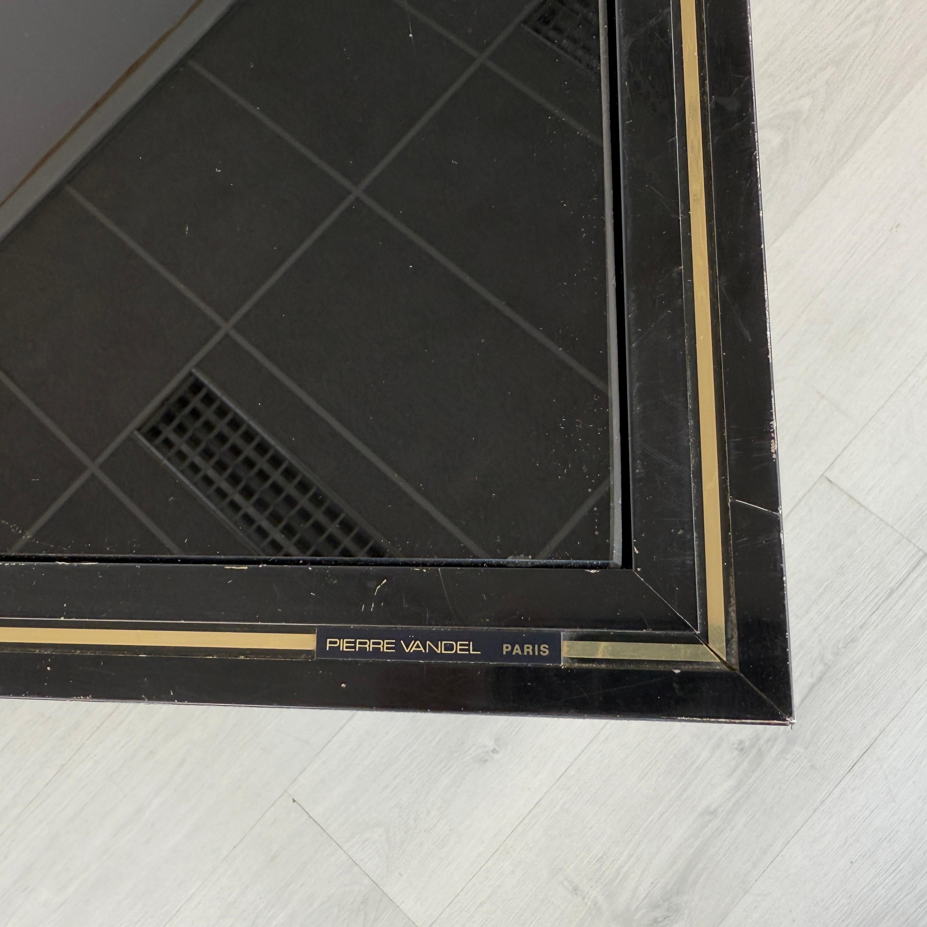 Credenza Pierre Vandel, Parigi, anni '70 In condizioni buone in vendita a Bridgeport, CT