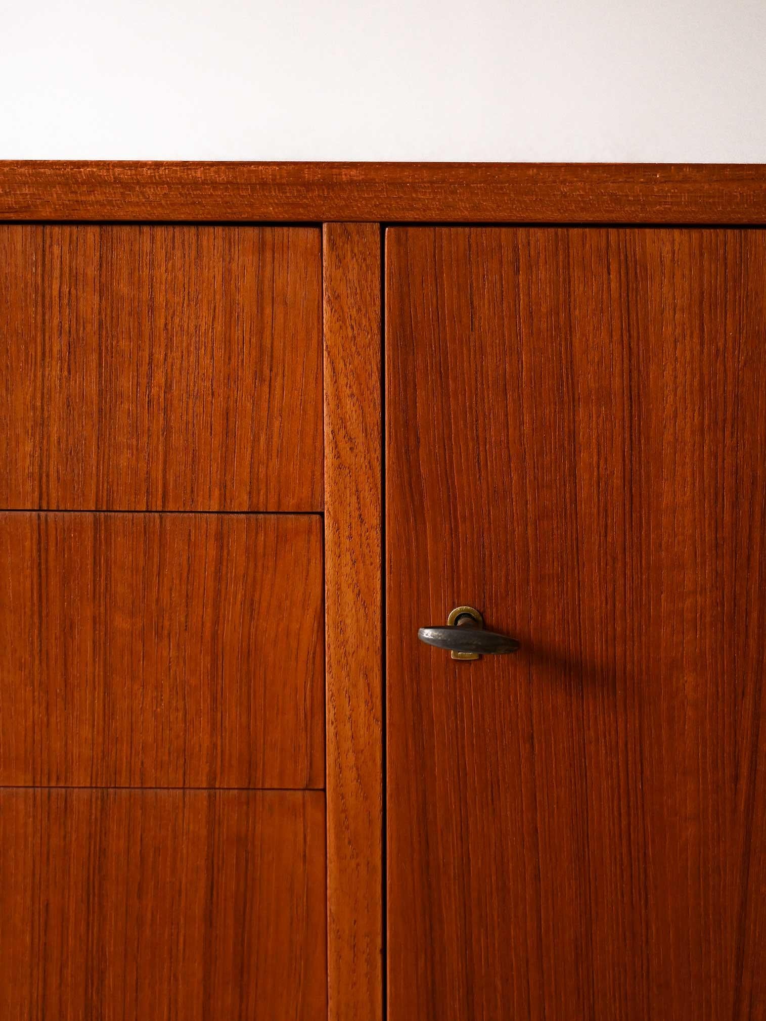 Sideboard scandinava in teak con cassetti centrali 1