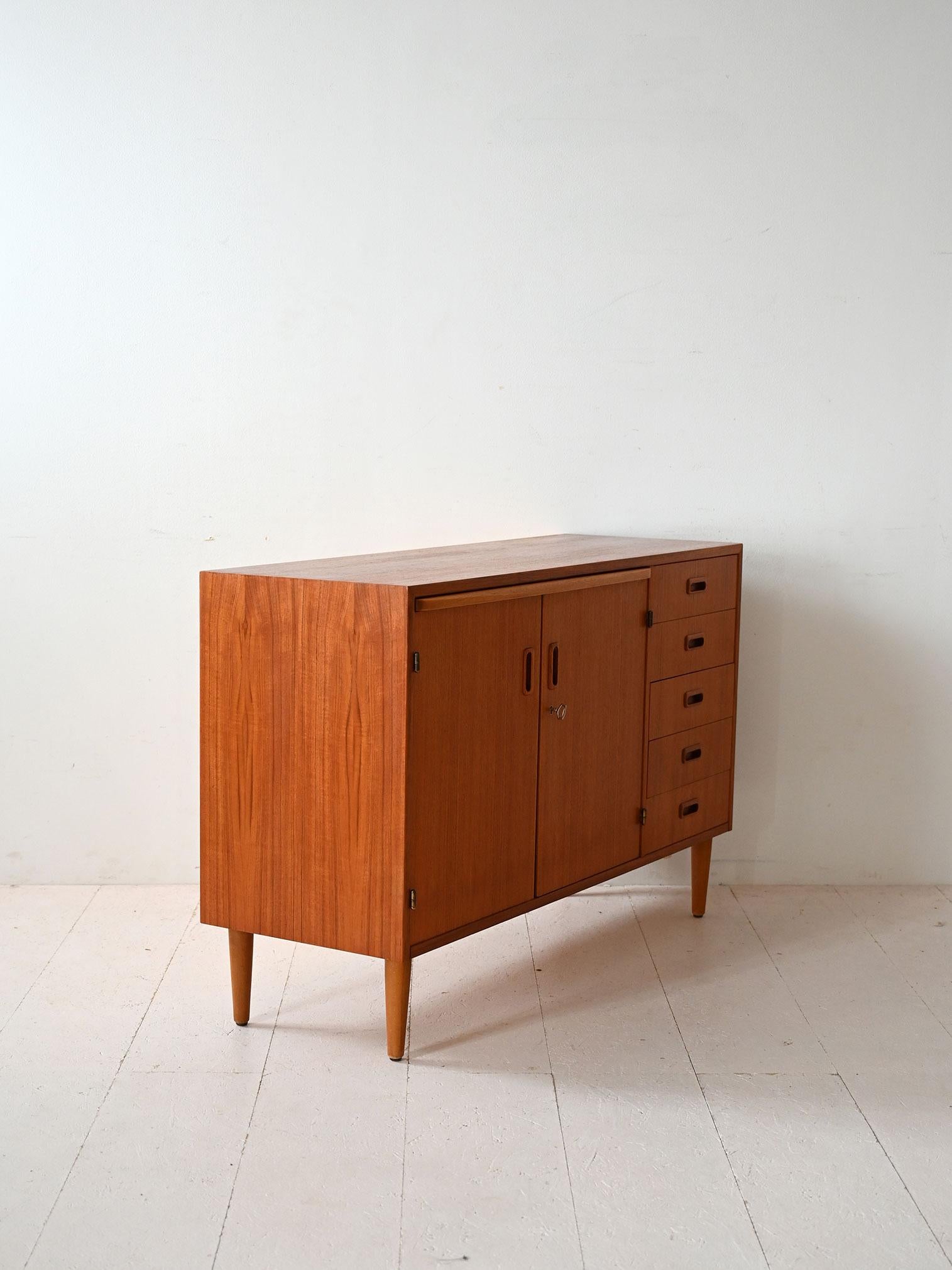 Scandinavian teak sideboard with drawers and desk In Good Condition For Sale In Brescia, IT