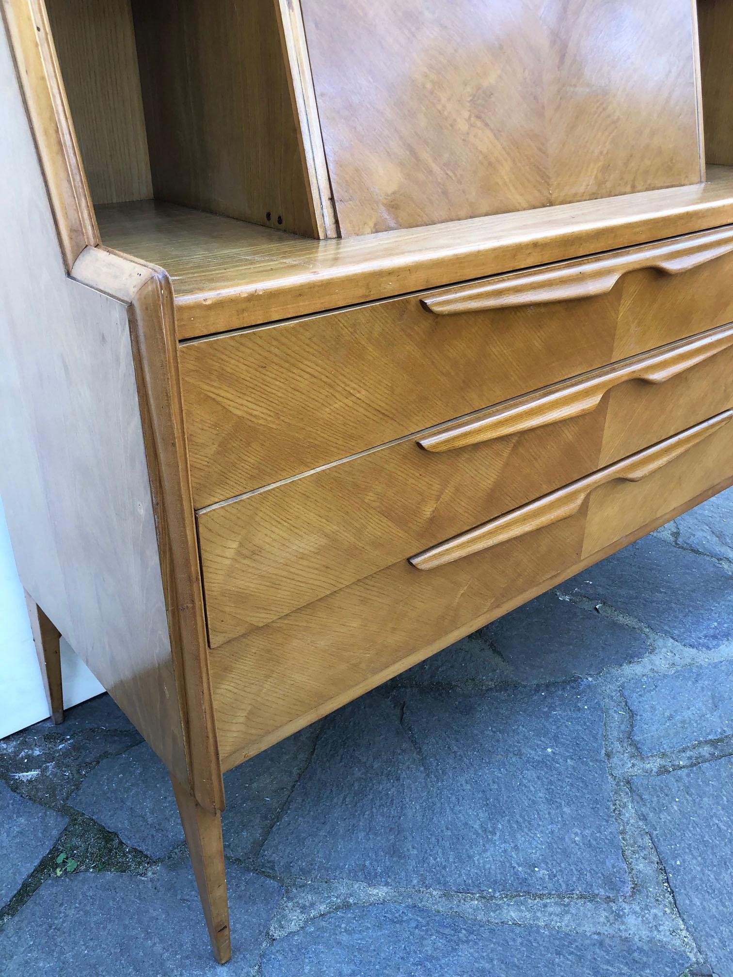 Sideboard Skandinavisches Design Esche 1970 Wabenförmige mit Klappe Schubladen in natürlicher Farbe (Moderne der Mitte des Jahrhunderts) im Angebot