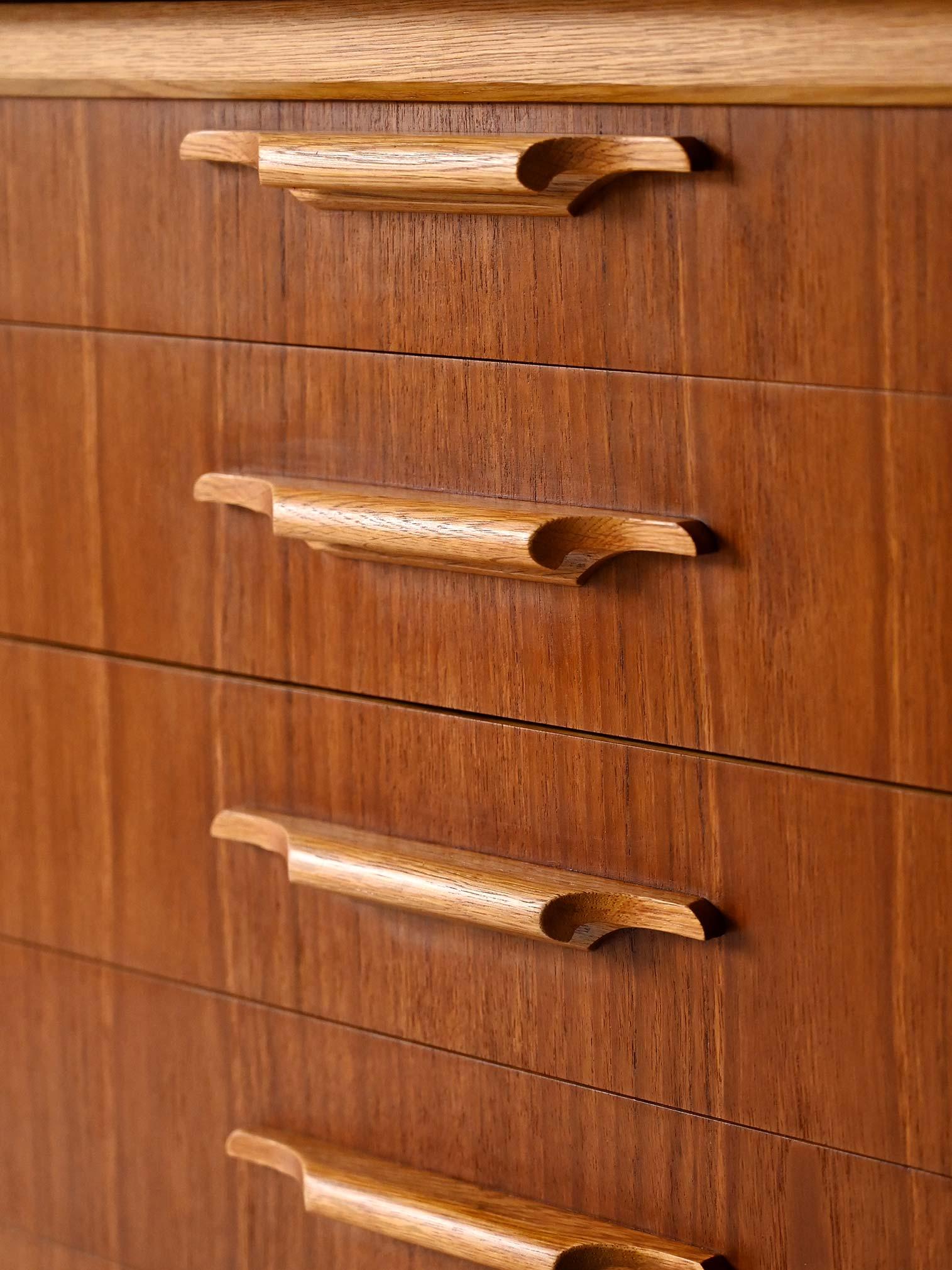 Wood Scandinavian 1950s teak and oak sideboard For Sale