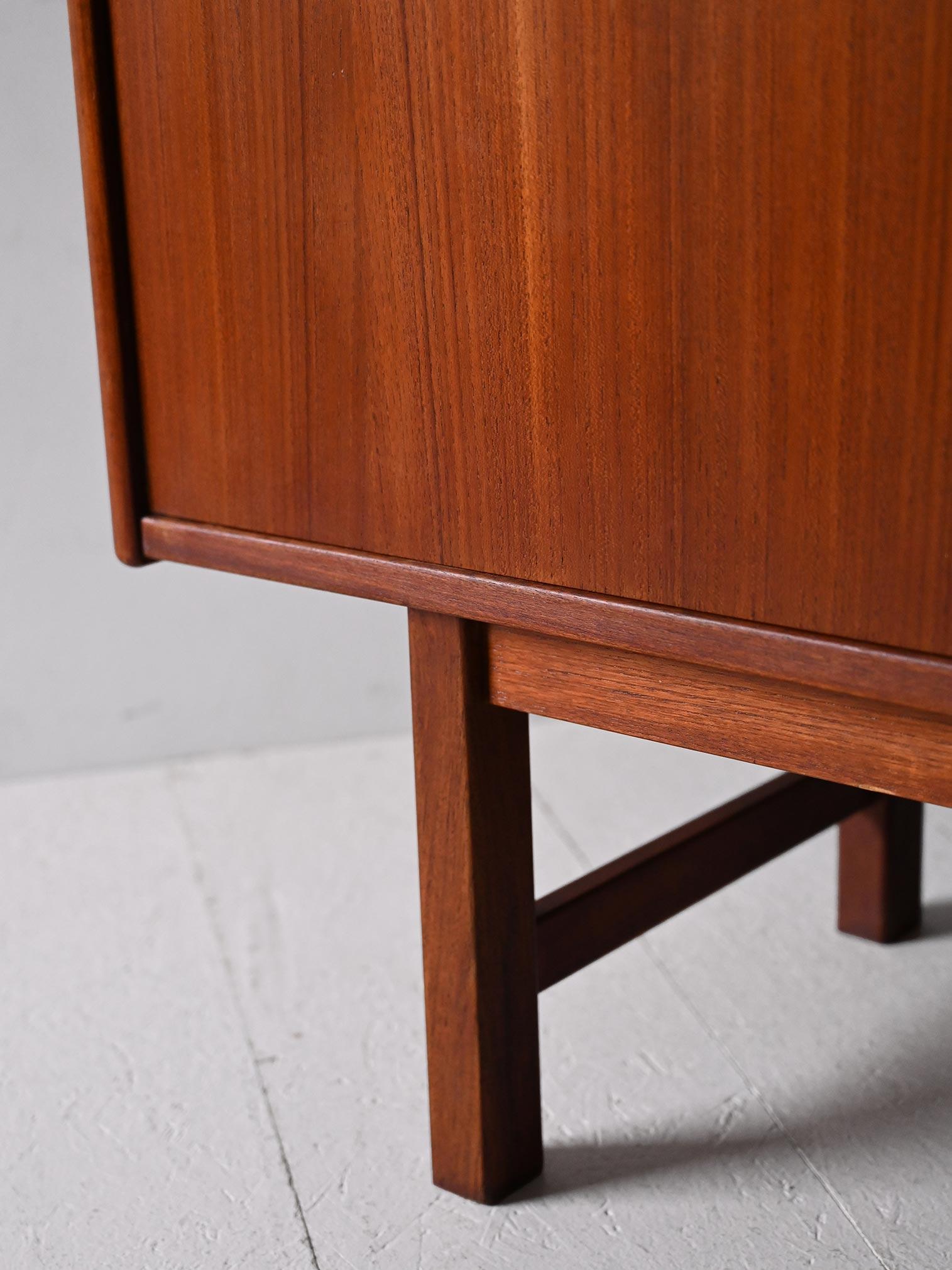 Scandinavian sideboard with hinged doors For Sale 3