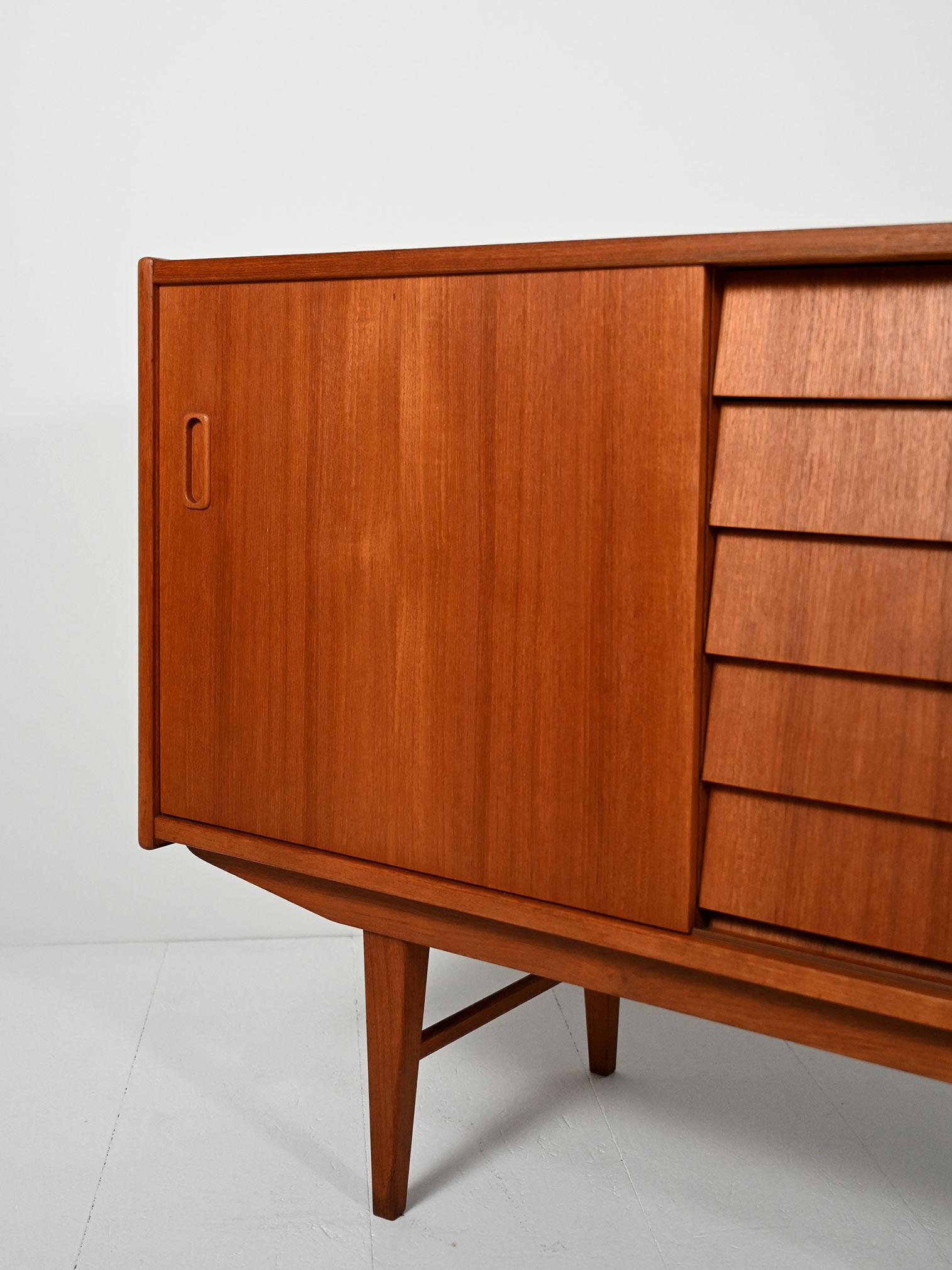 Teak Credenza scandinava con Cassetti a latta anni 50/60 in vendita
