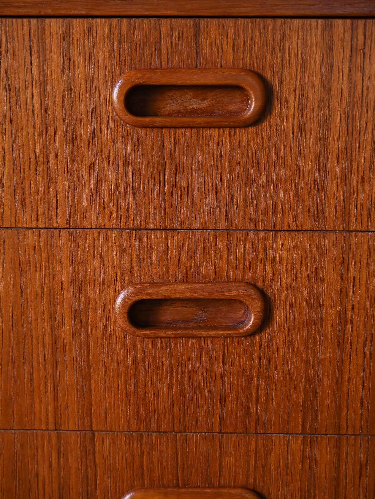 Sideboard scandinavo con piano estraibile in vendita 6