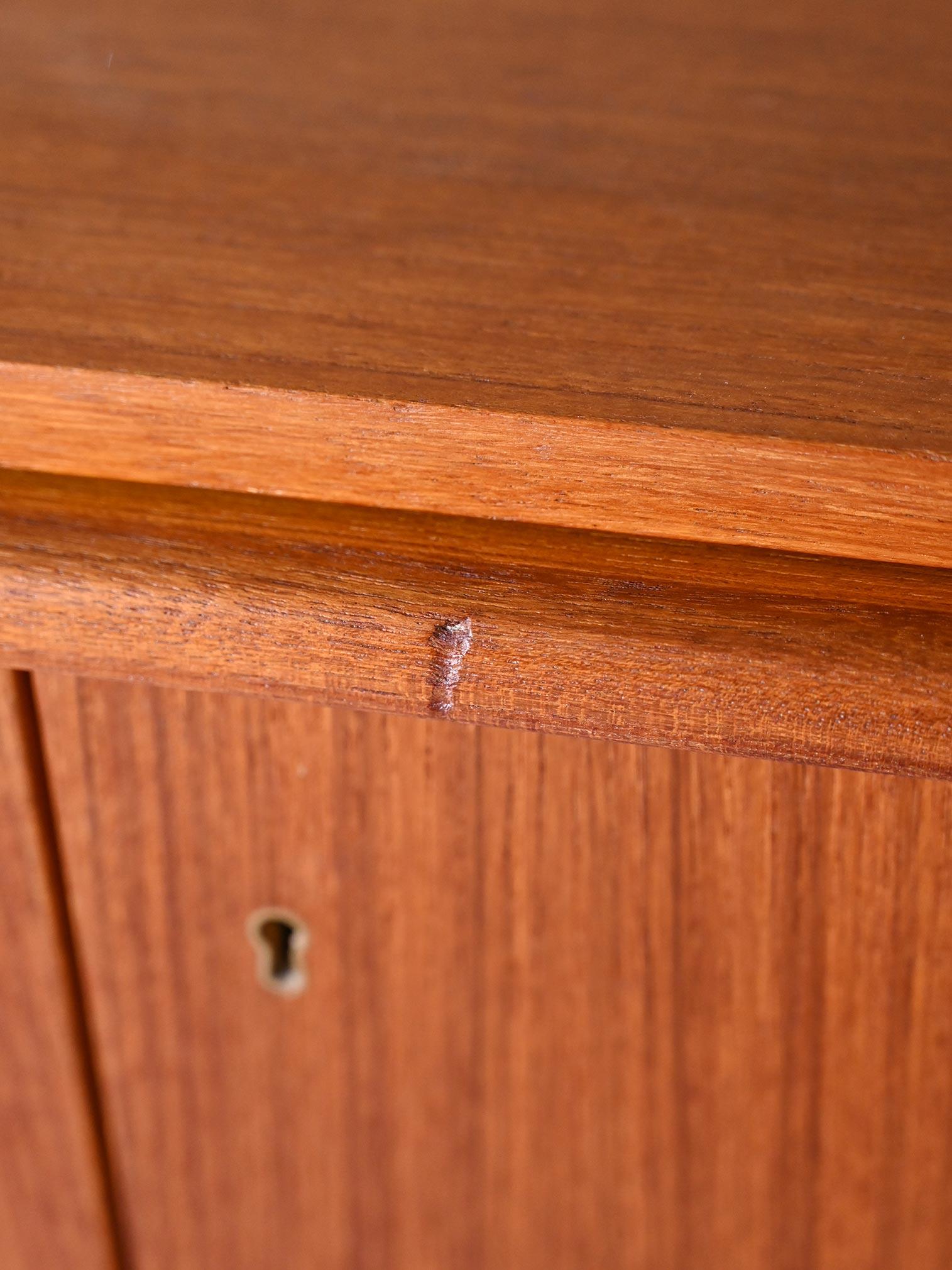 Sideboard scandinavo con piano estraibile in vendita 1